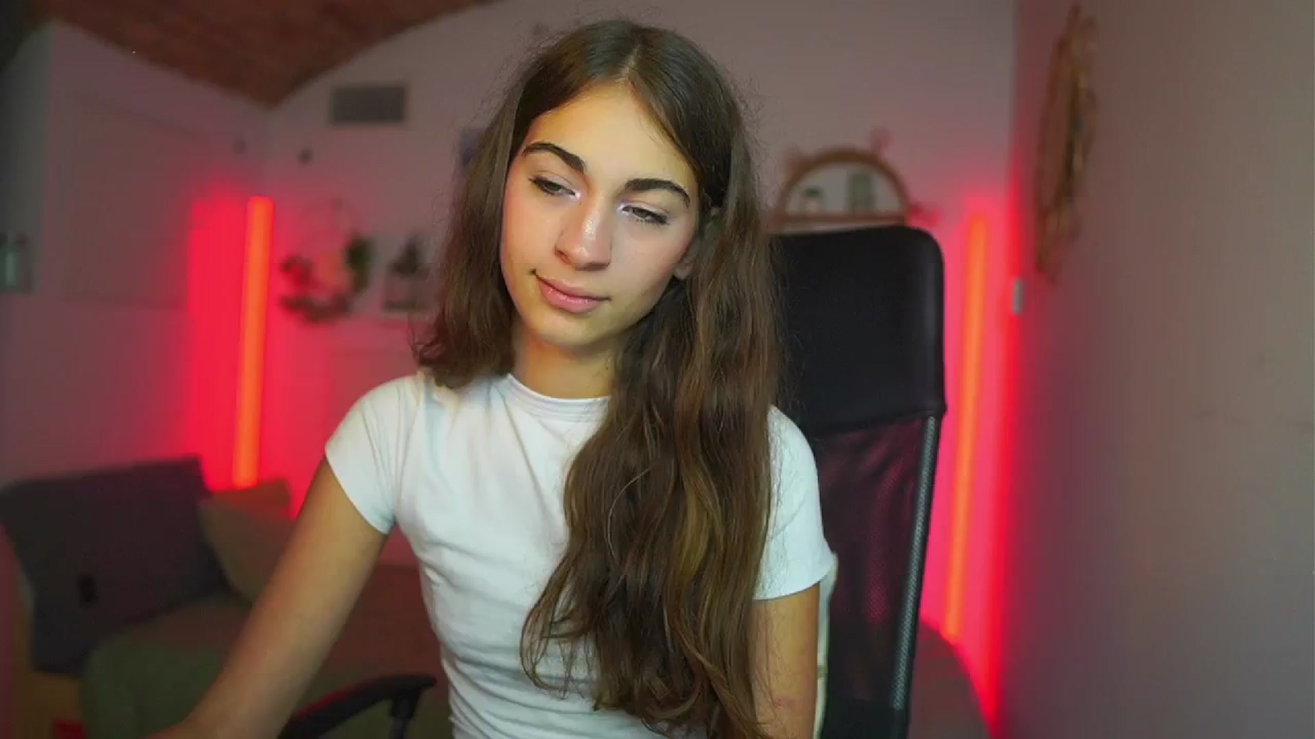 Gallery image thumbnail from Sophie__Grey's myfreecams stream on, 07/15/2025, 16:18 image 1 of 20