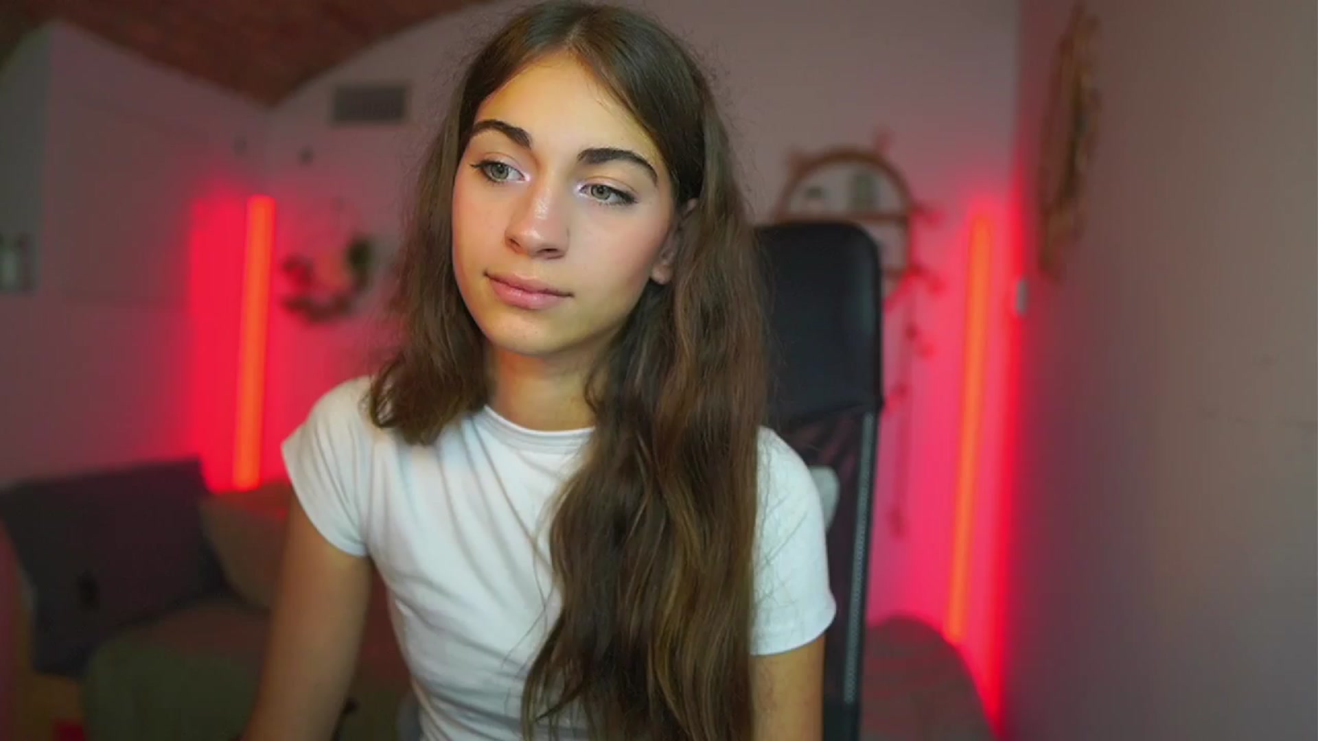 Gallery image thumbnail from Sophie__Grey's myfreecams stream on, 07/15/2025, 16:18 image 8 of 20