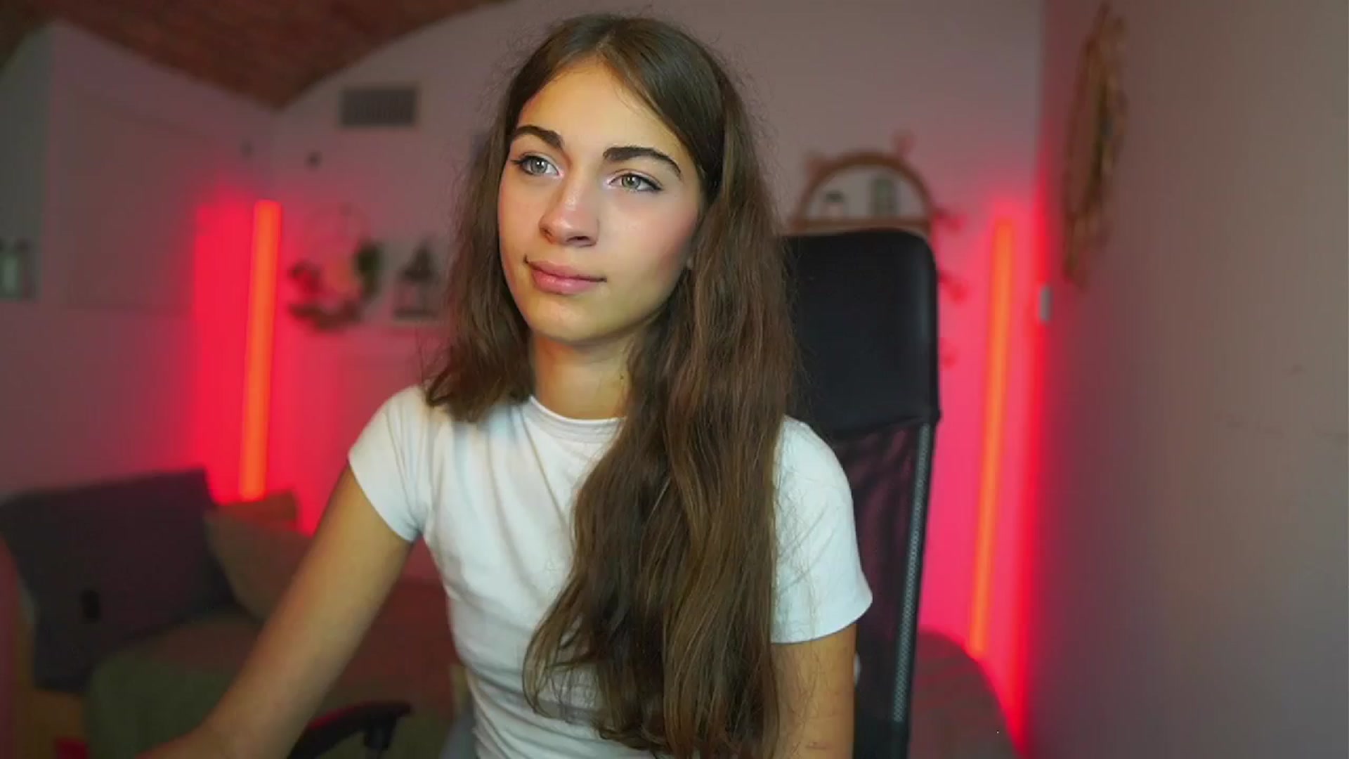 Gallery image thumbnail from Sophie__Grey's myfreecams stream on, 07/15/2025, 16:18 image 3 of 20
