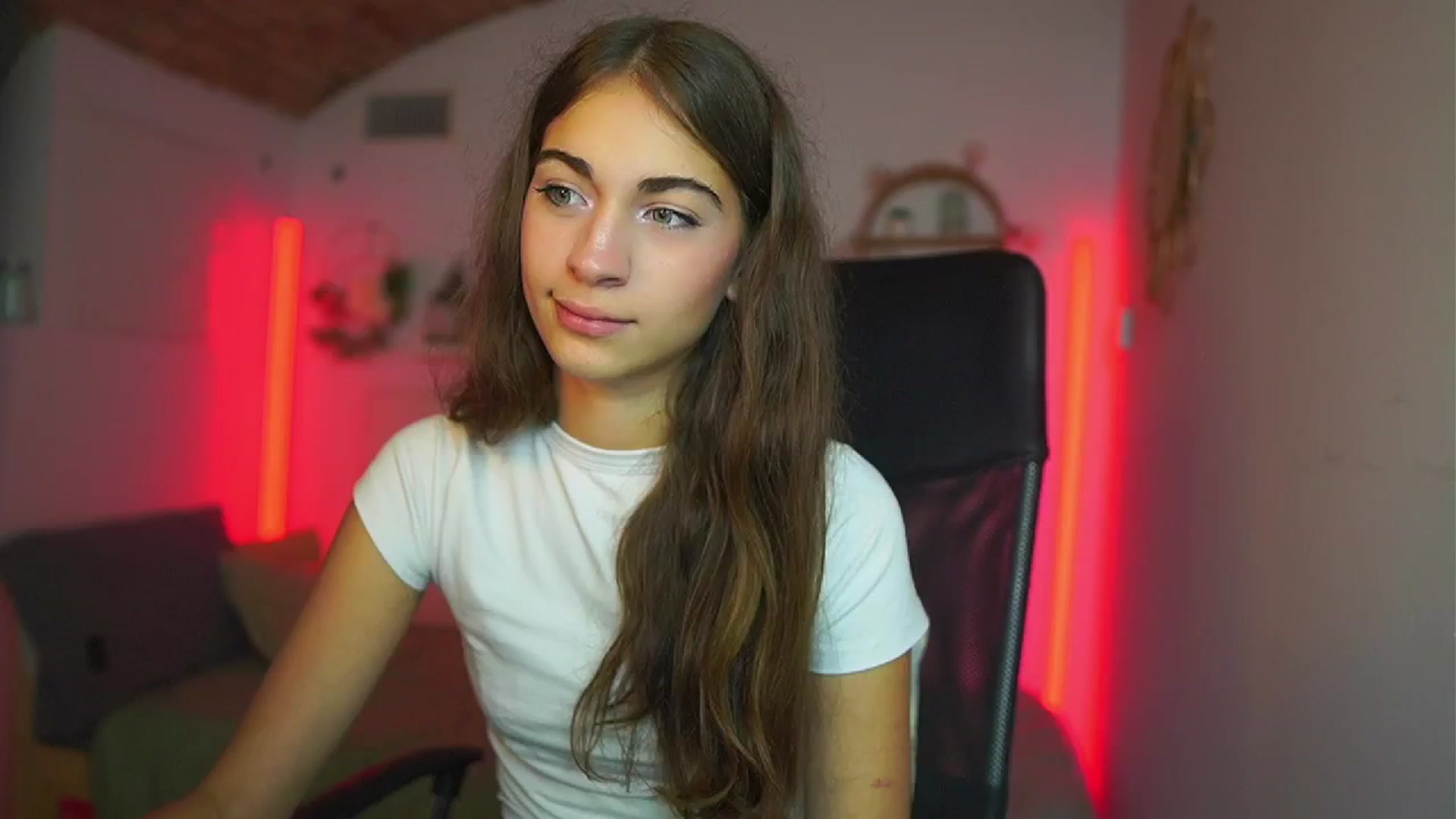 Gallery image thumbnail from Sophie__Grey's myfreecams stream on, 07/15/2025, 16:18 image 2 of 20