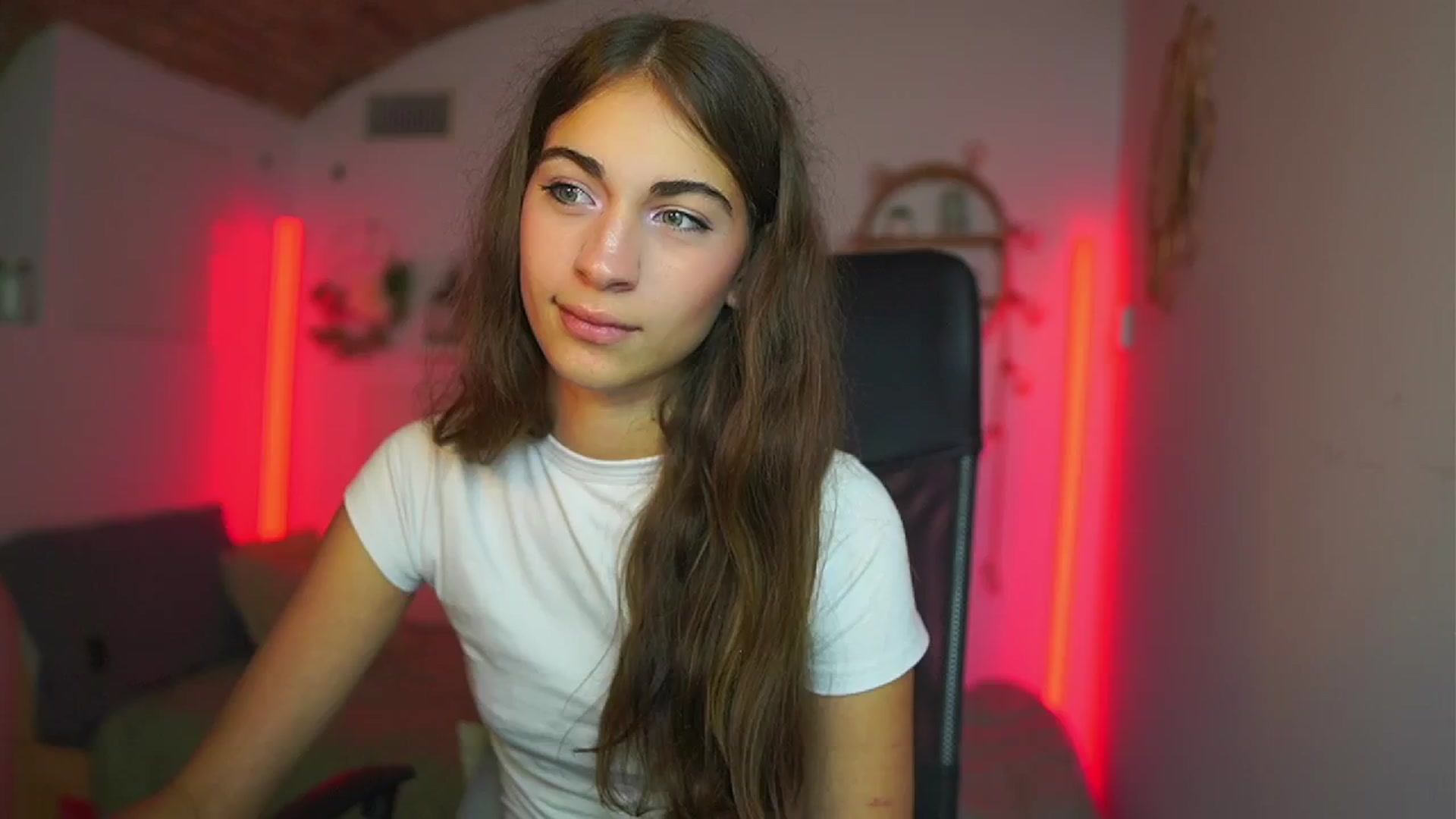 Gallery image thumbnail from Sophie__Grey's myfreecams stream on, 07/15/2025, 16:18 image 4 of 20