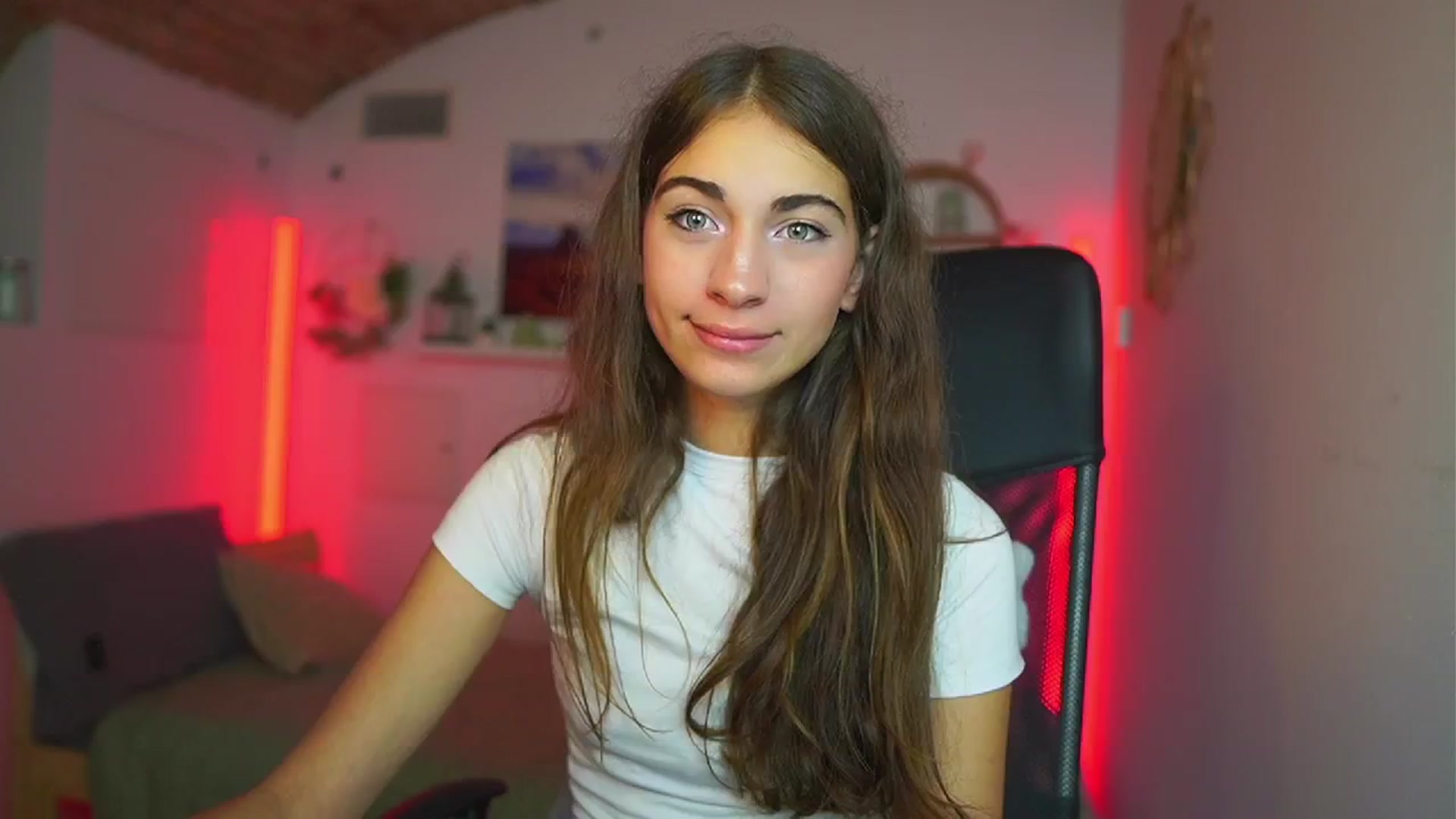 Gallery image thumbnail from Sophie__Grey's myfreecams stream on, 07/15/2025, 16:18 image 15 of 20