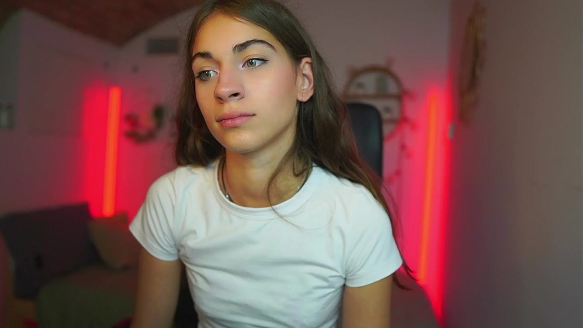 Gallery image thumbnail from Sophie__Grey's myfreecams stream on, 07/15/2025, 17:12 image 12 of 20