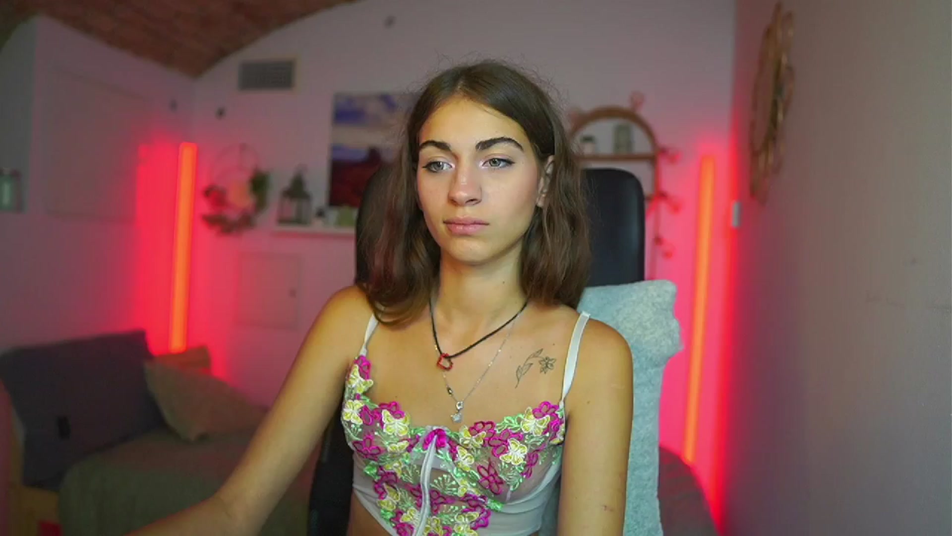 Gallery image thumbnail from Sophie__Grey's myfreecams stream on, 07/15/2025, 17:12 image 20 of 20