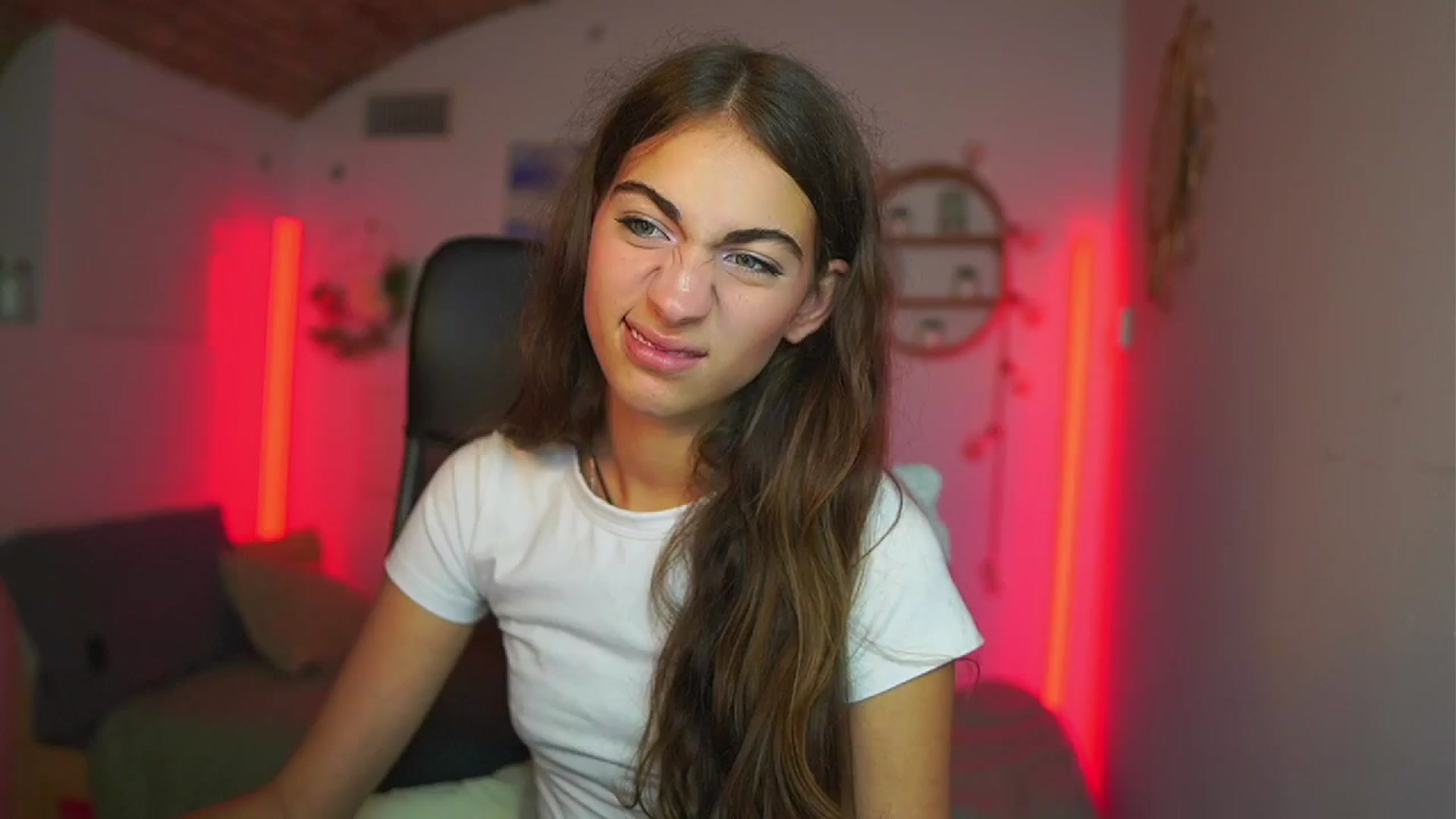 Gallery image thumbnail from Sophie__Grey's myfreecams stream on, 07/15/2025, 17:12 image 7 of 20