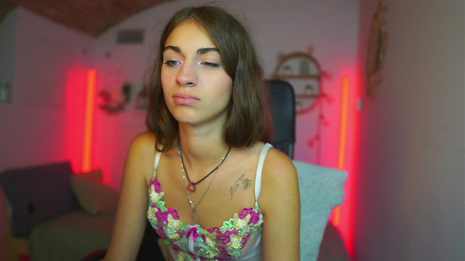 Gallery image thumbnail from Sophie__Grey's myfreecams stream on, 07/15/2025, 17:12 image 18 of 20