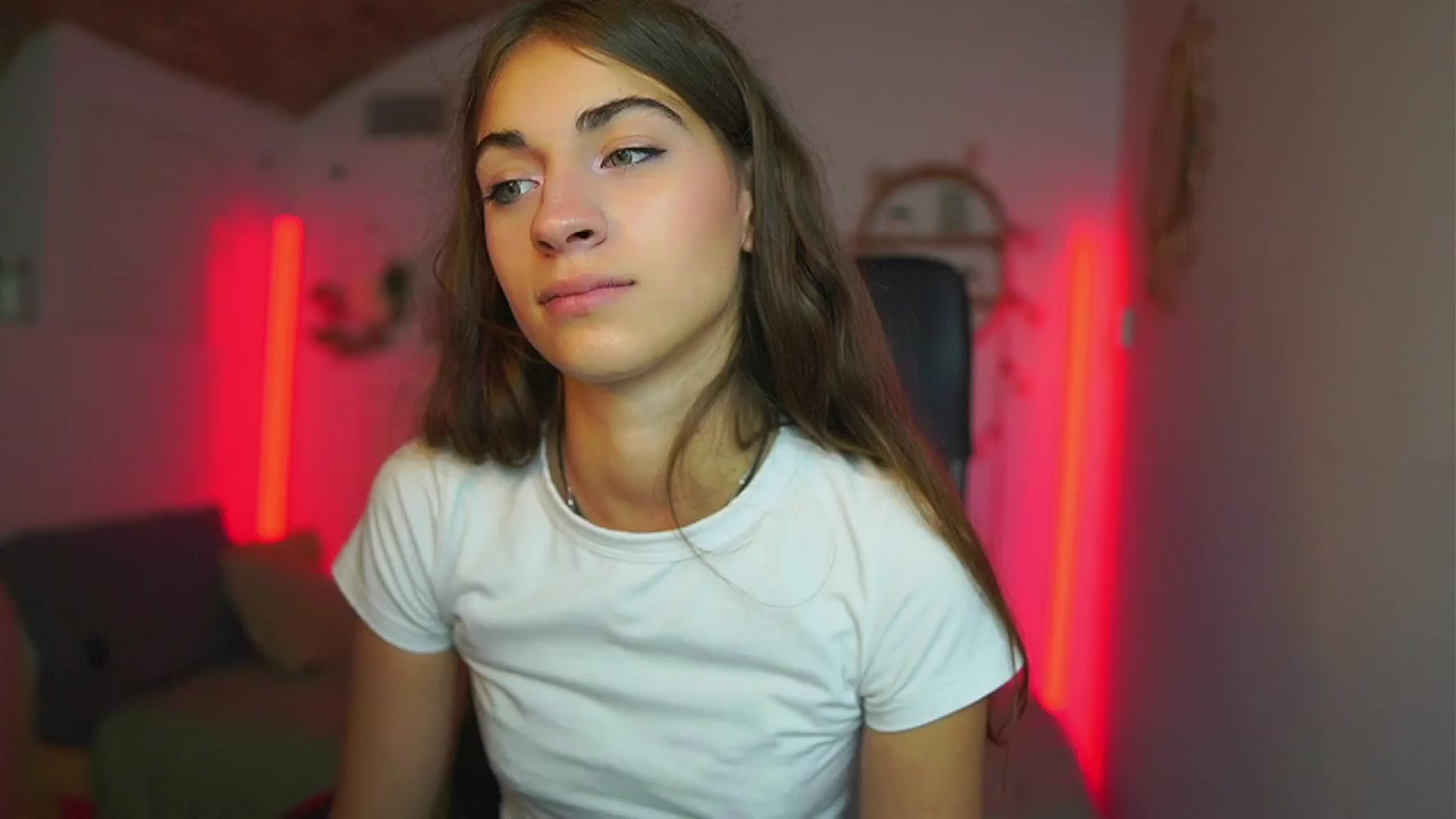 Gallery image thumbnail from Sophie__Grey's myfreecams stream on, 07/15/2025, 17:12 image 14 of 20
