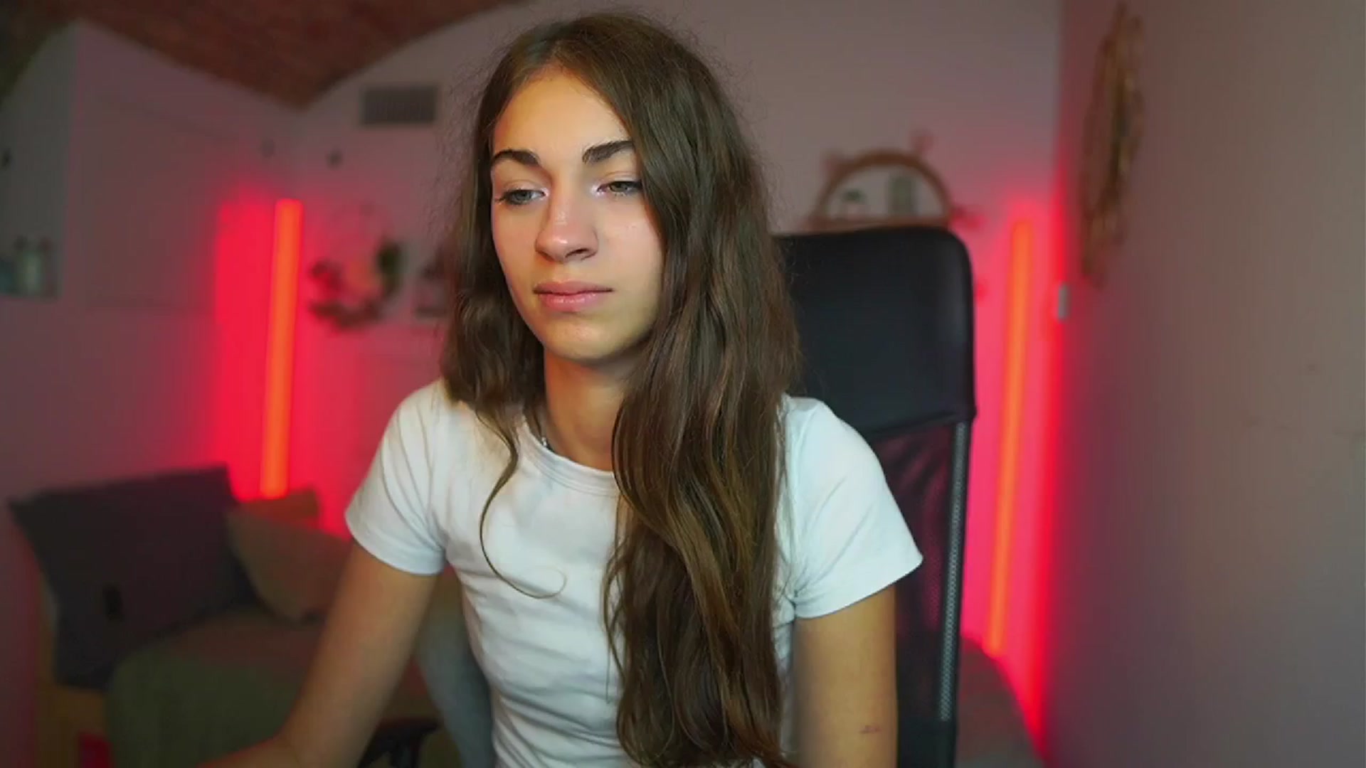 Gallery image thumbnail from Sophie__Grey's myfreecams stream on, 07/15/2025, 18:00 image 12 of 20