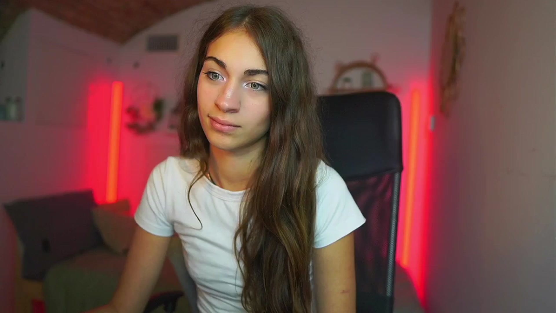Gallery image thumbnail from Sophie__Grey's myfreecams stream on, 07/15/2025, 18:00 image 9 of 20
