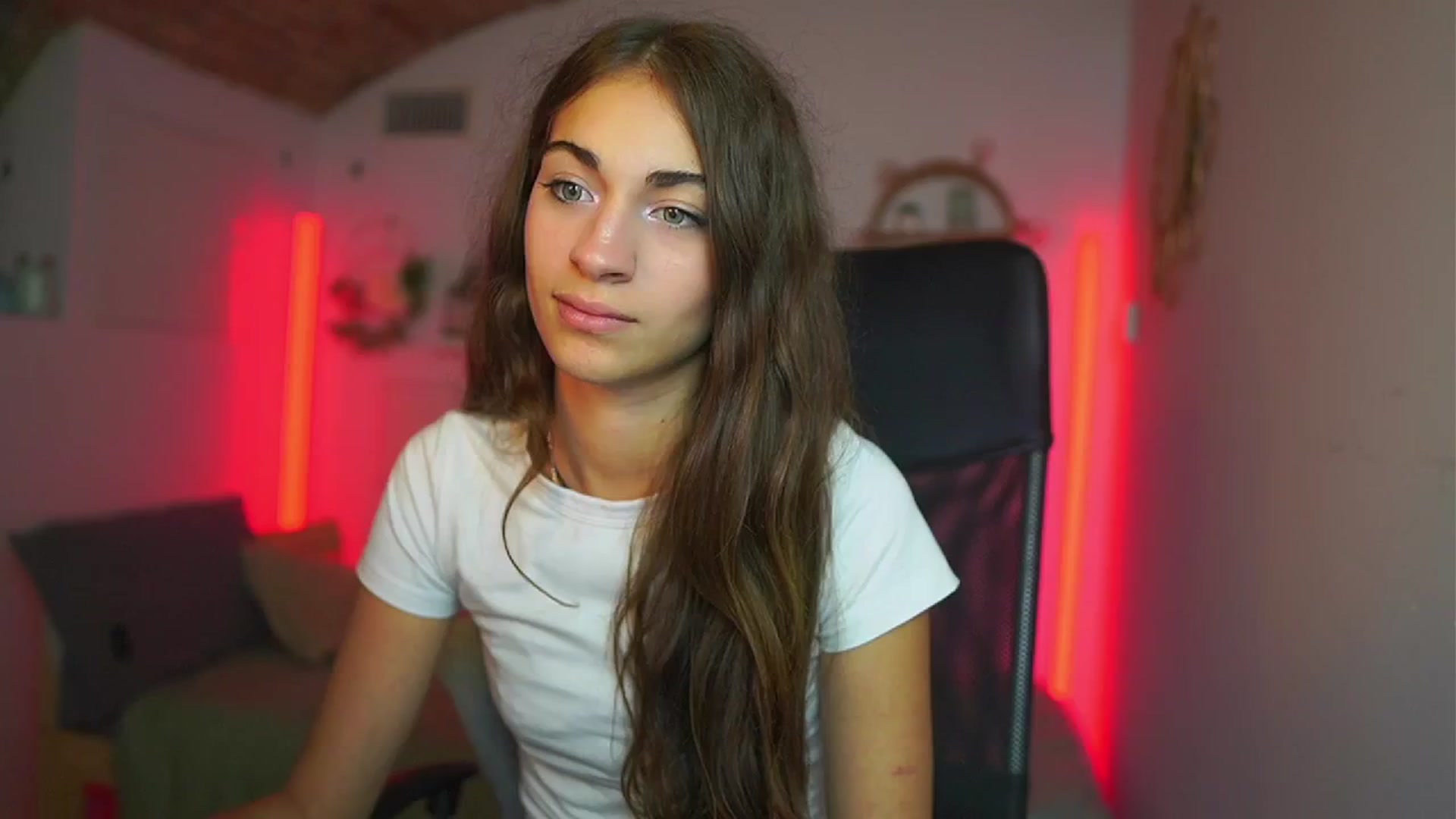 Gallery image thumbnail from Sophie__Grey's myfreecams stream on, 07/15/2025, 18:00 image 10 of 20