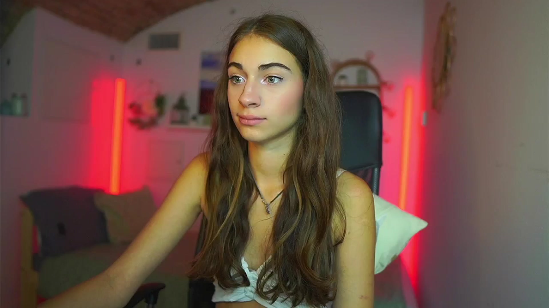 Gallery image thumbnail from Sophie__Grey's myfreecams stream on, 07/16/2025, 15:51 image 17 of 20