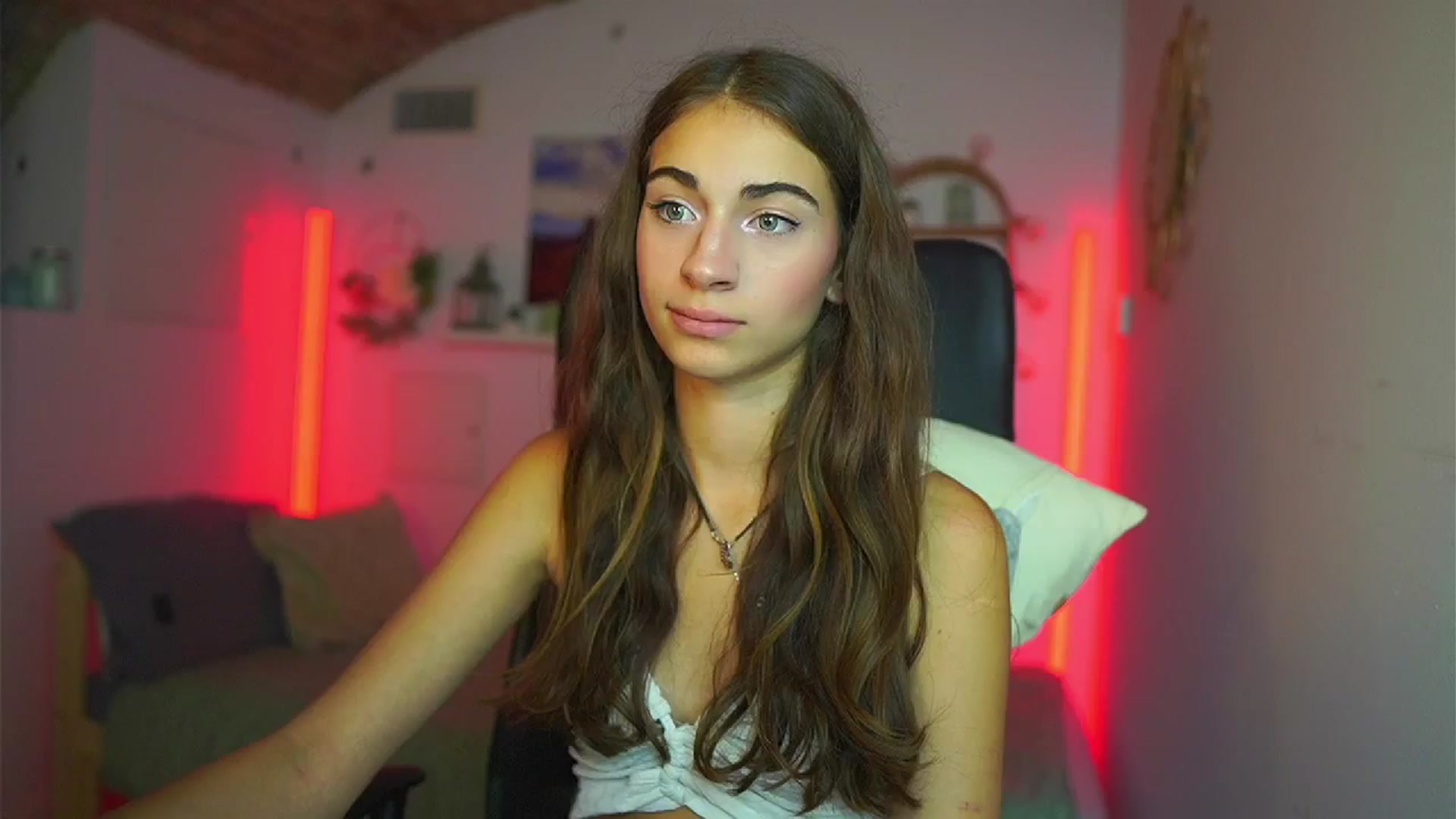 Gallery image thumbnail from Sophie__Grey's myfreecams stream on, 07/16/2025, 15:51 image 20 of 20