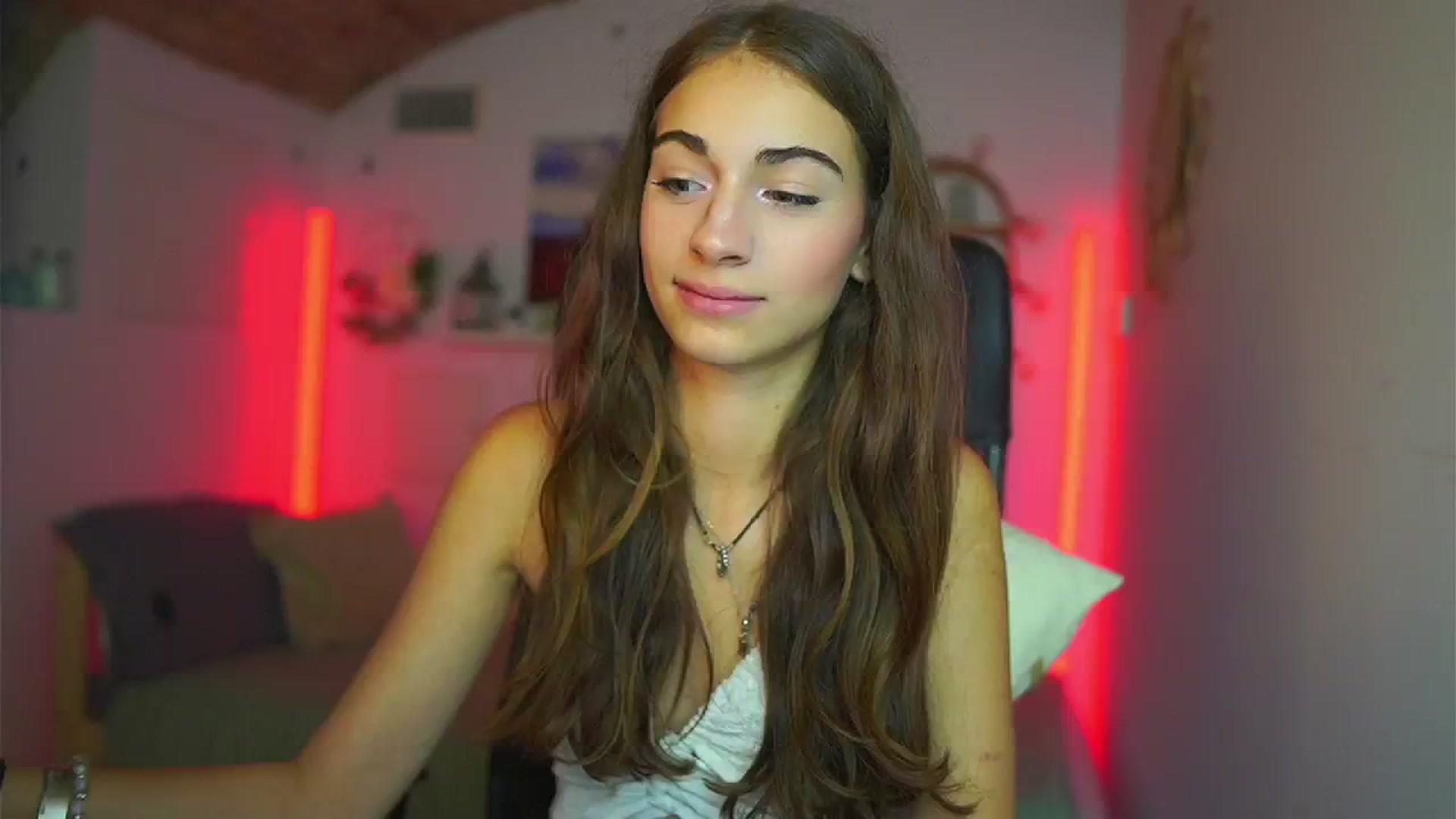 Gallery image thumbnail from Sophie__Grey's myfreecams stream on, 07/16/2025, 15:51 image 2 of 20