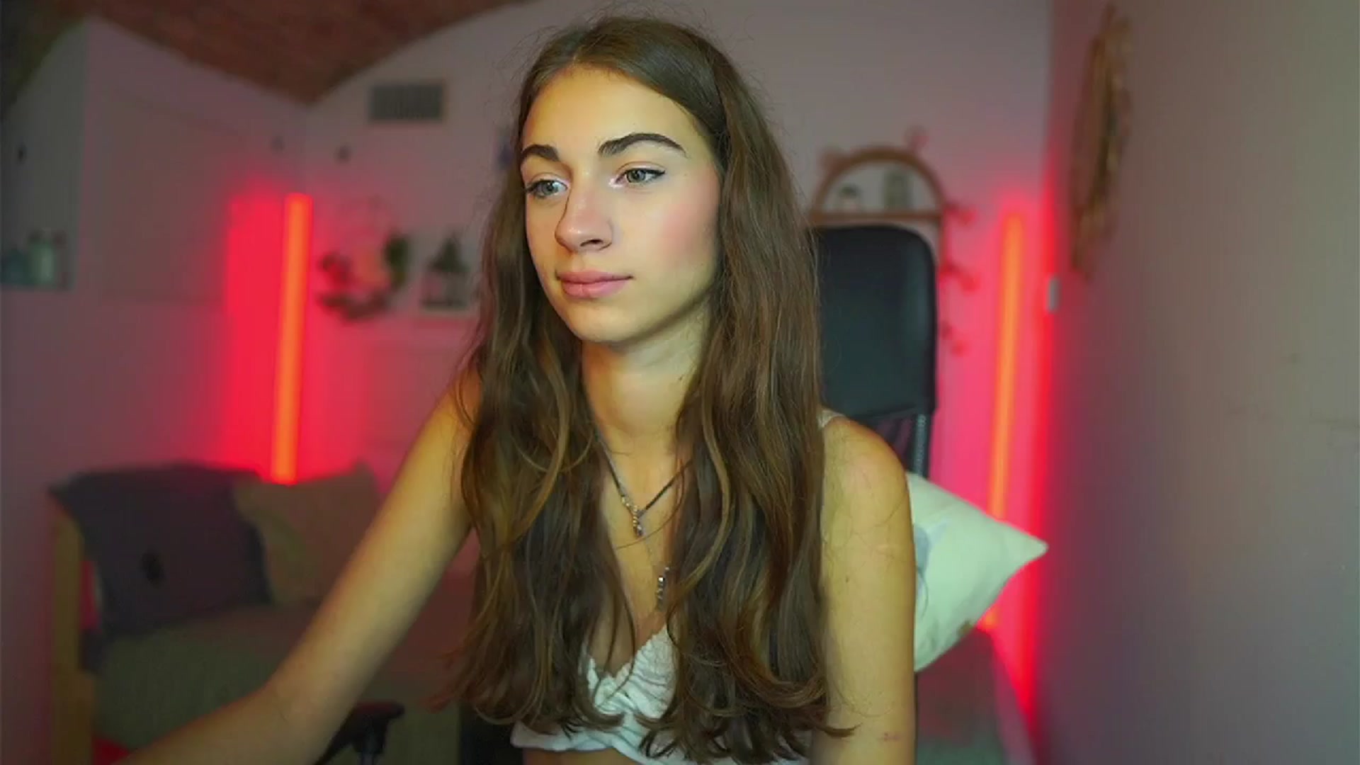 Gallery image thumbnail from Sophie__Grey's myfreecams stream on, 07/16/2025, 15:51 image 6 of 20