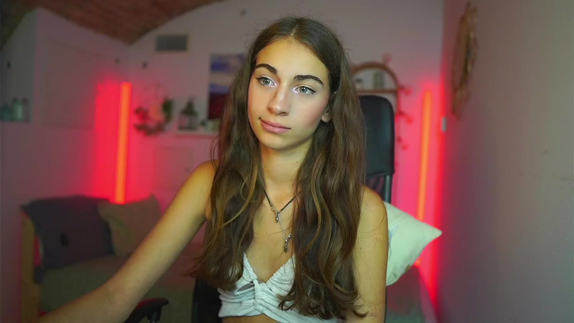 Gallery image thumbnail from Sophie__Grey's myfreecams stream on, 07/16/2025, 15:51 image 15 of 20