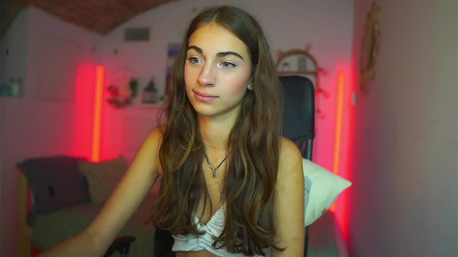 Gallery image thumbnail from Sophie__Grey's myfreecams stream on, 07/16/2025, 15:51 image 7 of 20