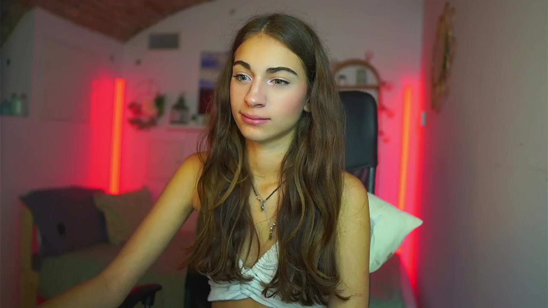 Gallery image thumbnail from Sophie__Grey's myfreecams stream on, 07/16/2025, 15:51 image 10 of 20