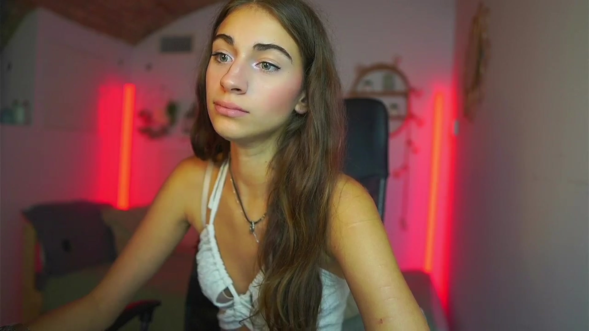 Gallery image thumbnail from Sophie__Grey's myfreecams stream on, 07/16/2025, 17:24 image 15 of 20
