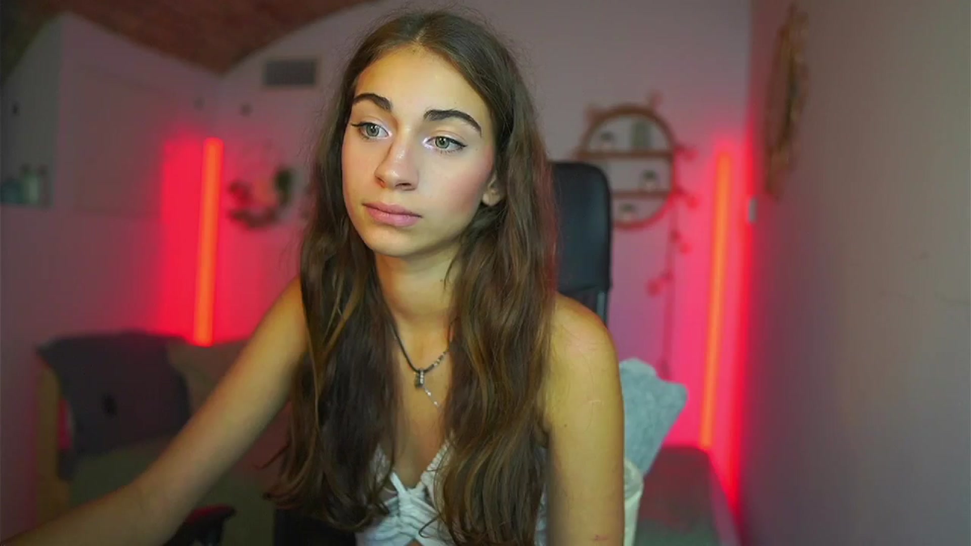 Gallery image thumbnail from Sophie__Grey's myfreecams stream on, 07/16/2025, 17:24 image 14 of 20