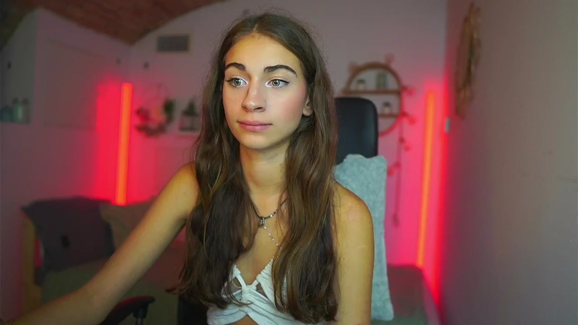 Gallery image thumbnail from Sophie__Grey's myfreecams stream on, 07/16/2025, 17:24 image 13 of 20