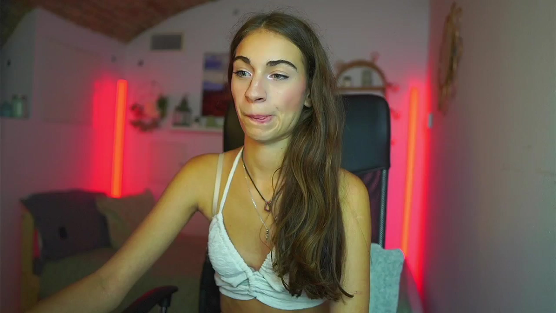Gallery image thumbnail from Sophie__Grey's myfreecams stream on, 07/16/2025, 17:24 image 1 of 20