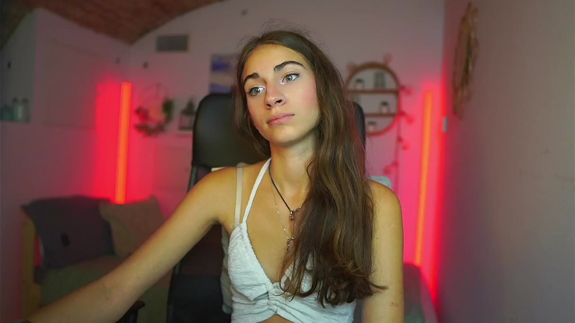 Gallery image thumbnail from Sophie__Grey's myfreecams stream on, 07/16/2025, 18:02 image 14 of 20
