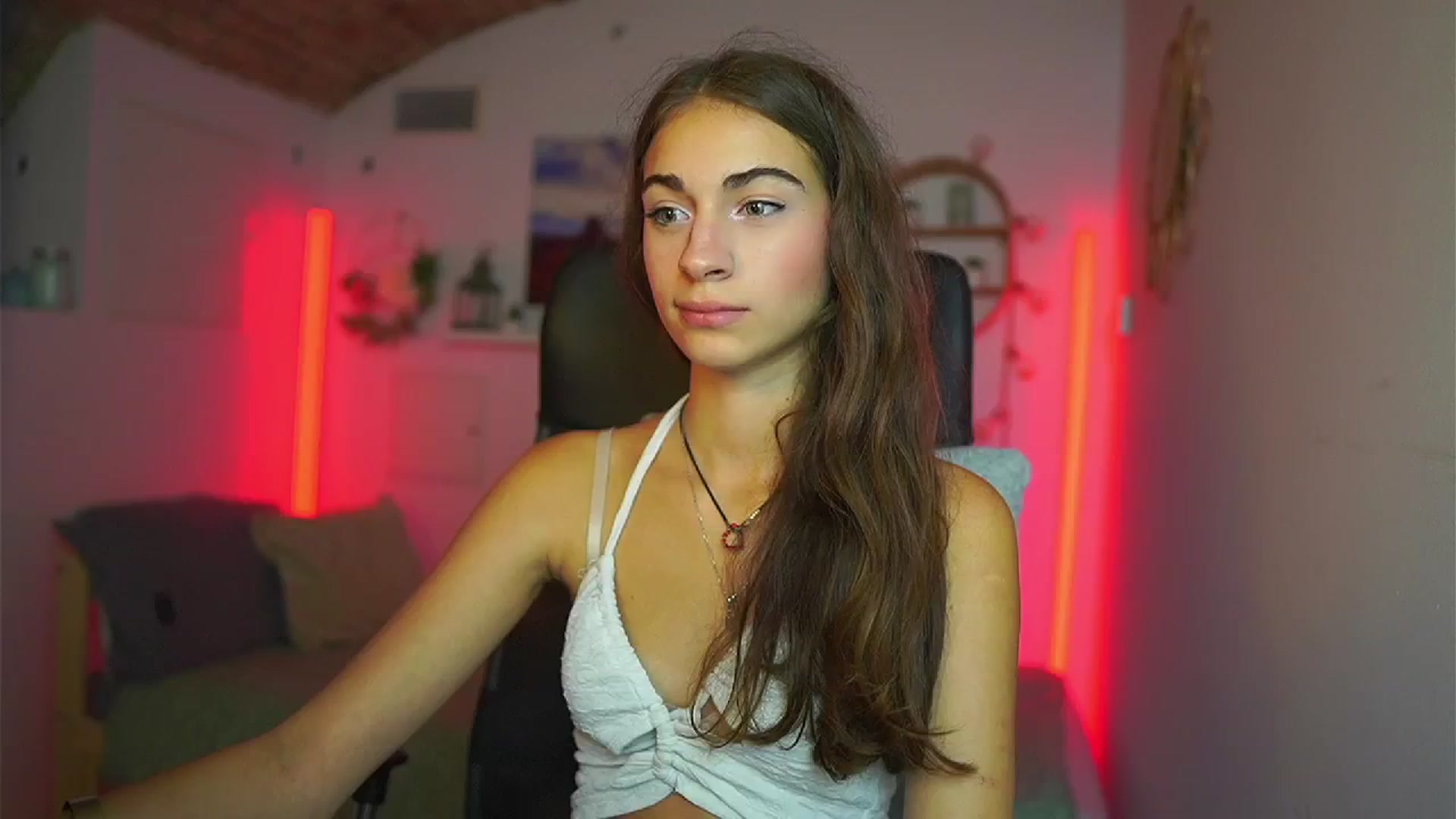 Gallery image thumbnail from Sophie__Grey's myfreecams stream on, 07/16/2025, 18:02 image 3 of 20