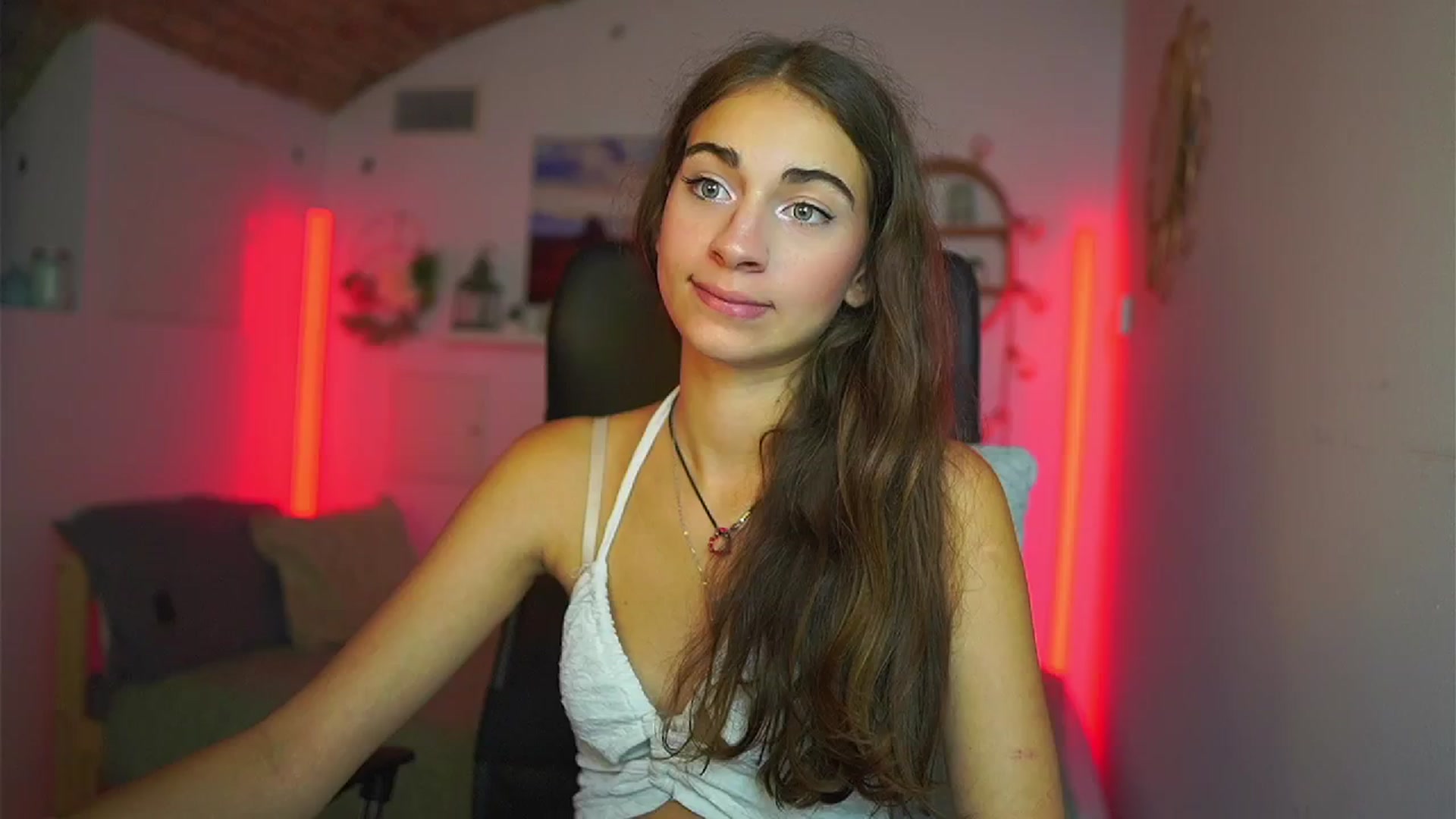 Gallery image thumbnail from Sophie__Grey's myfreecams stream on, 07/16/2025, 18:02 image 6 of 20