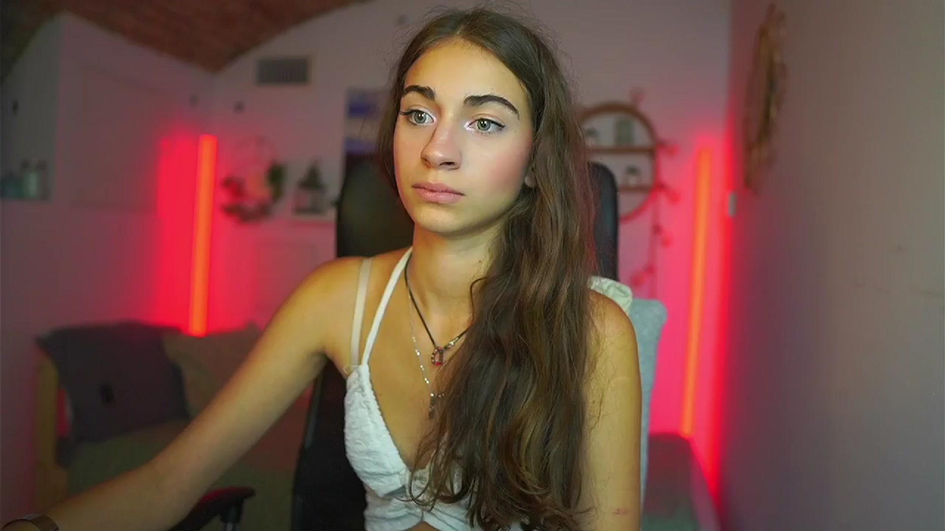 Gallery image thumbnail from Sophie__Grey's myfreecams stream on, 07/16/2025, 18:02 image 17 of 20
