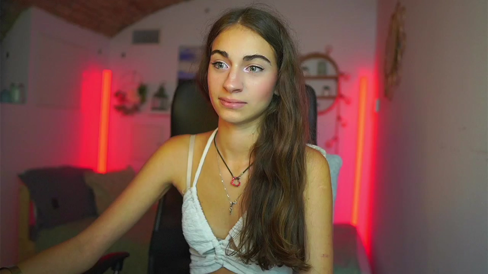Gallery image thumbnail from Sophie__Grey's myfreecams stream on, 07/16/2025, 18:02 image 19 of 20