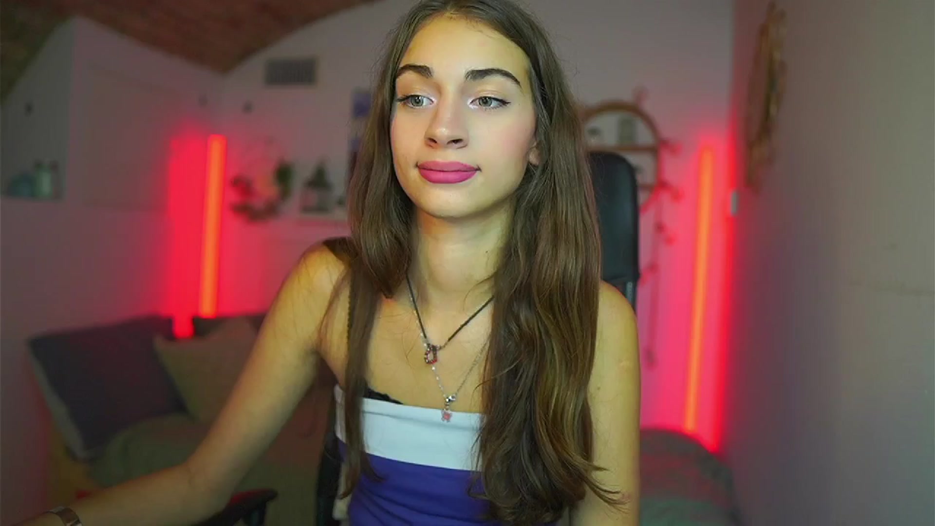 Gallery image thumbnail from Sophie__Grey's myfreecams stream on, 07/17/2025, 13:52 image 5 of 20