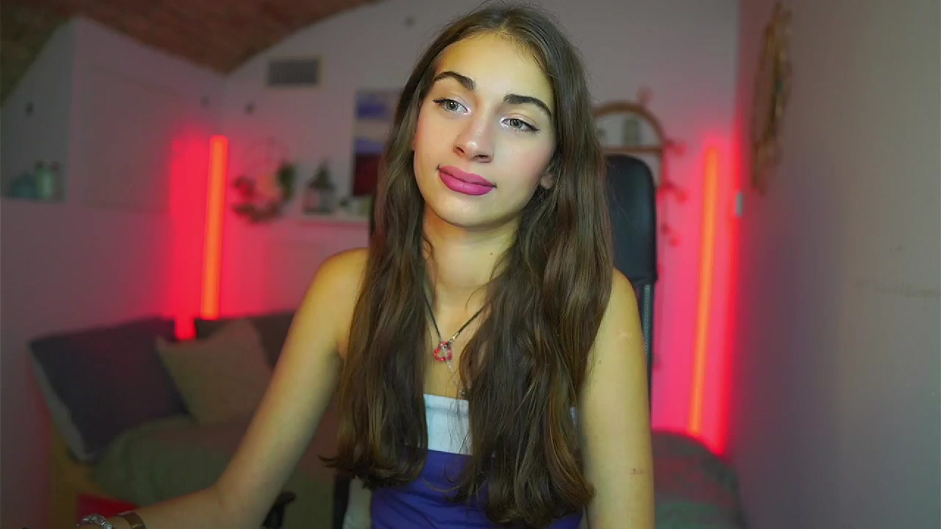 Gallery image thumbnail from Sophie__Grey's myfreecams stream on, 07/17/2025, 13:52 image 1 of 20