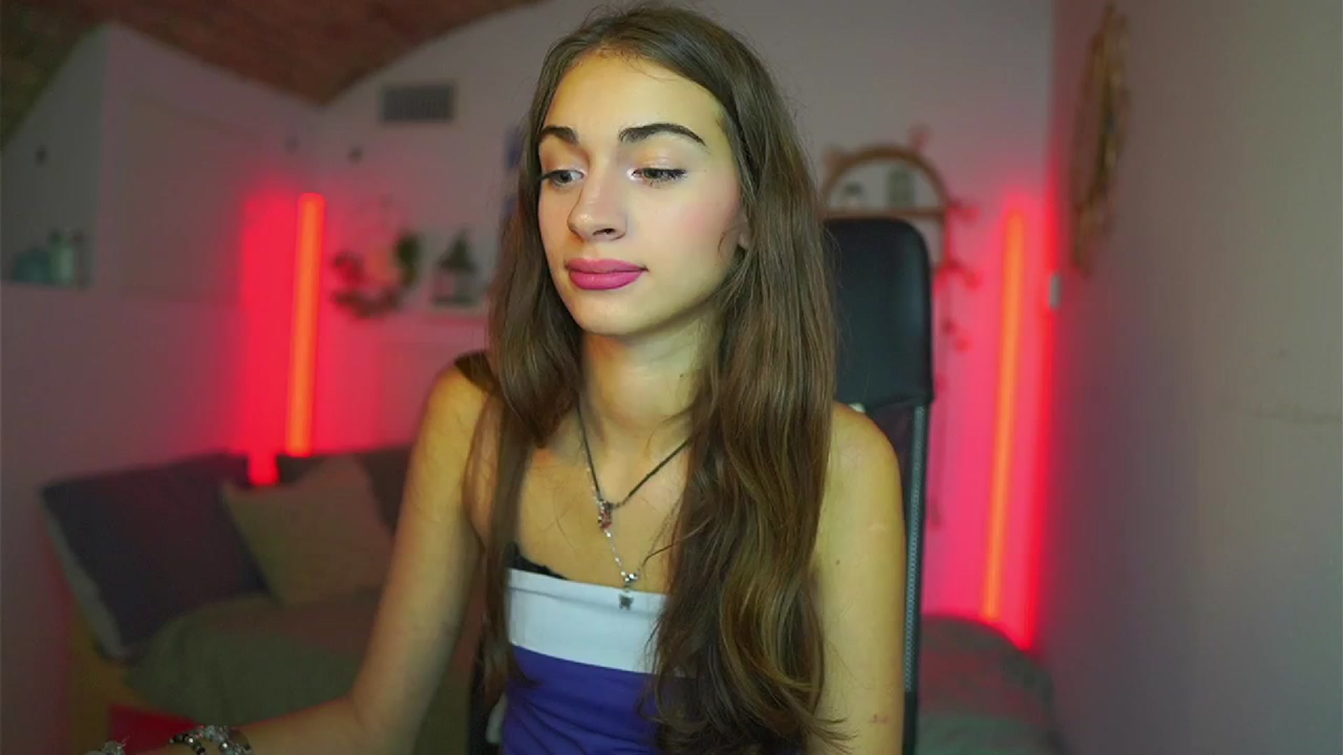 Gallery image thumbnail from Sophie__Grey's myfreecams stream on, 07/17/2025, 13:52 image 7 of 20