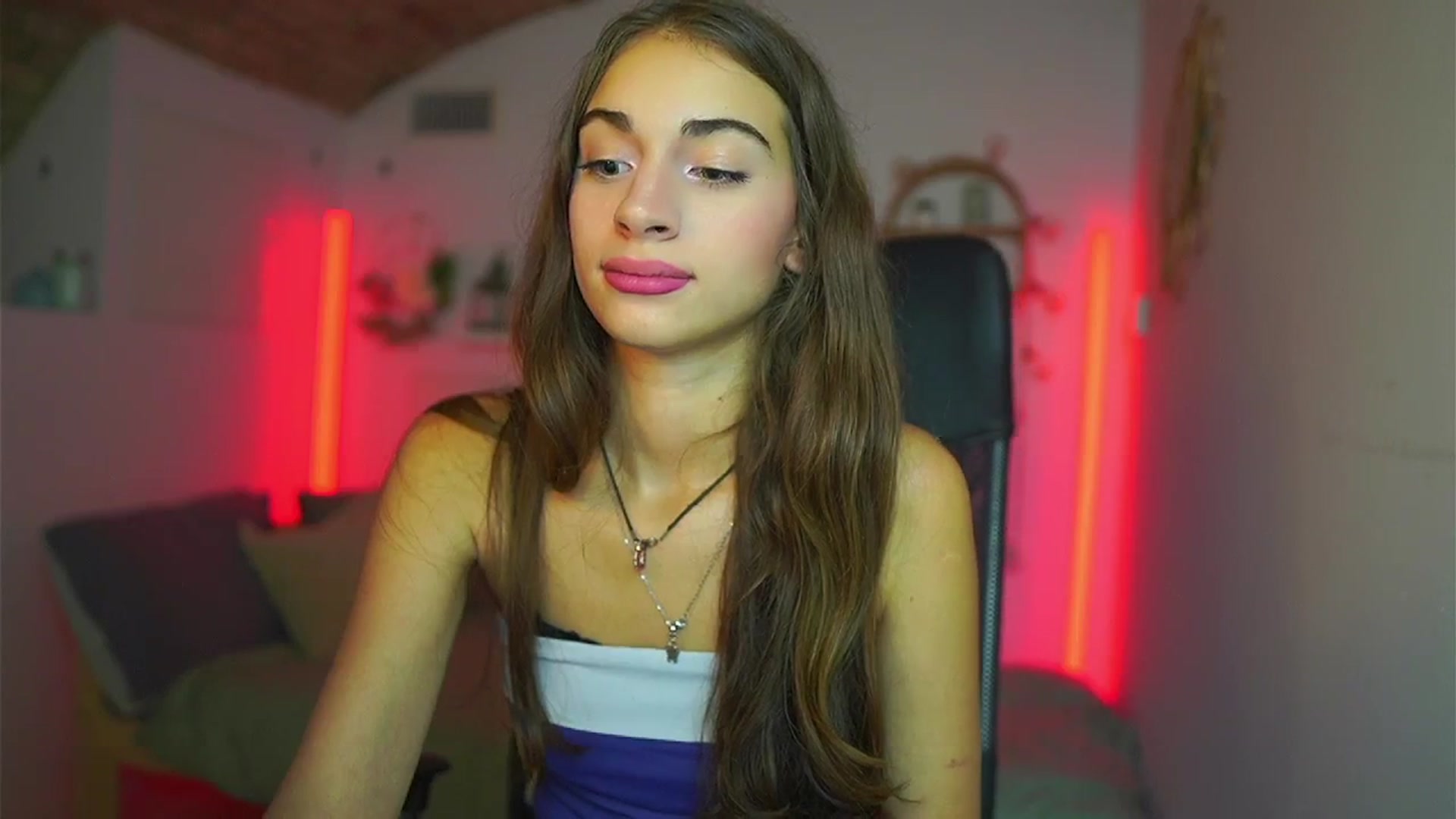 Gallery image thumbnail from Sophie__Grey's myfreecams stream on, 07/17/2025, 13:52 image 8 of 20