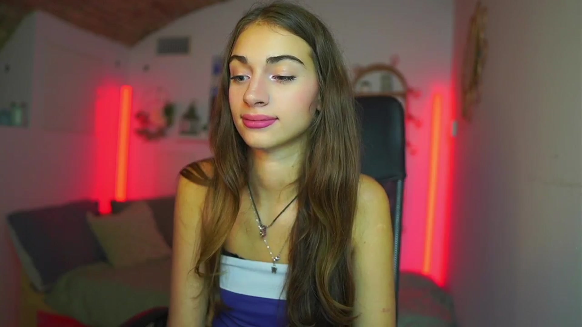 Gallery image thumbnail from Sophie__Grey's myfreecams stream on, 07/17/2025, 13:52 image 11 of 20