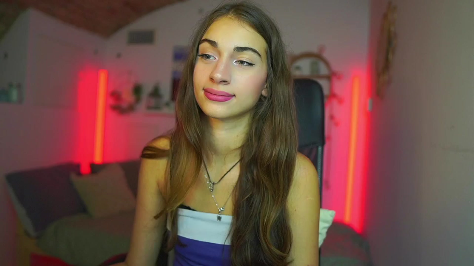 Gallery image thumbnail from Sophie__Grey's myfreecams stream on, 07/17/2025, 13:52 image 13 of 20