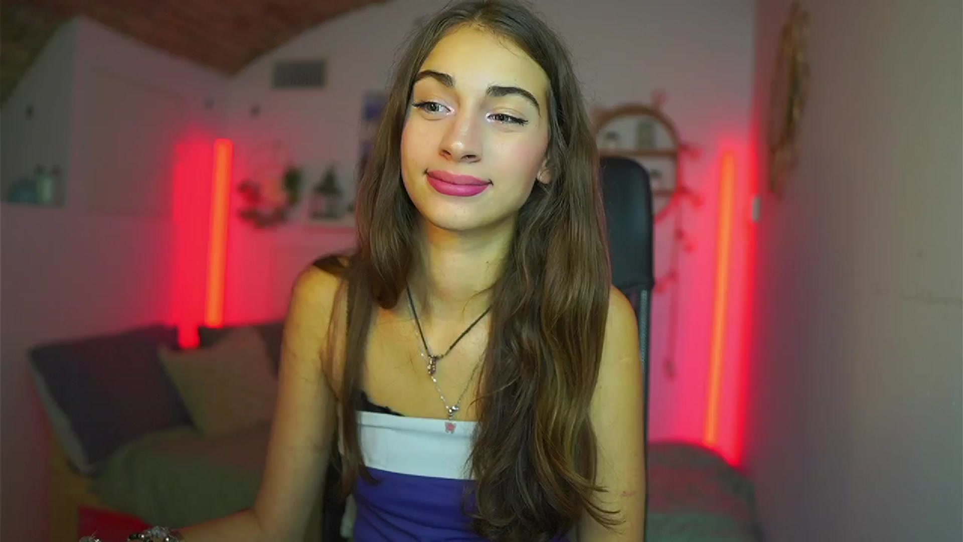 Gallery image thumbnail from Sophie__Grey's myfreecams stream on, 07/17/2025, 13:52 image 6 of 20