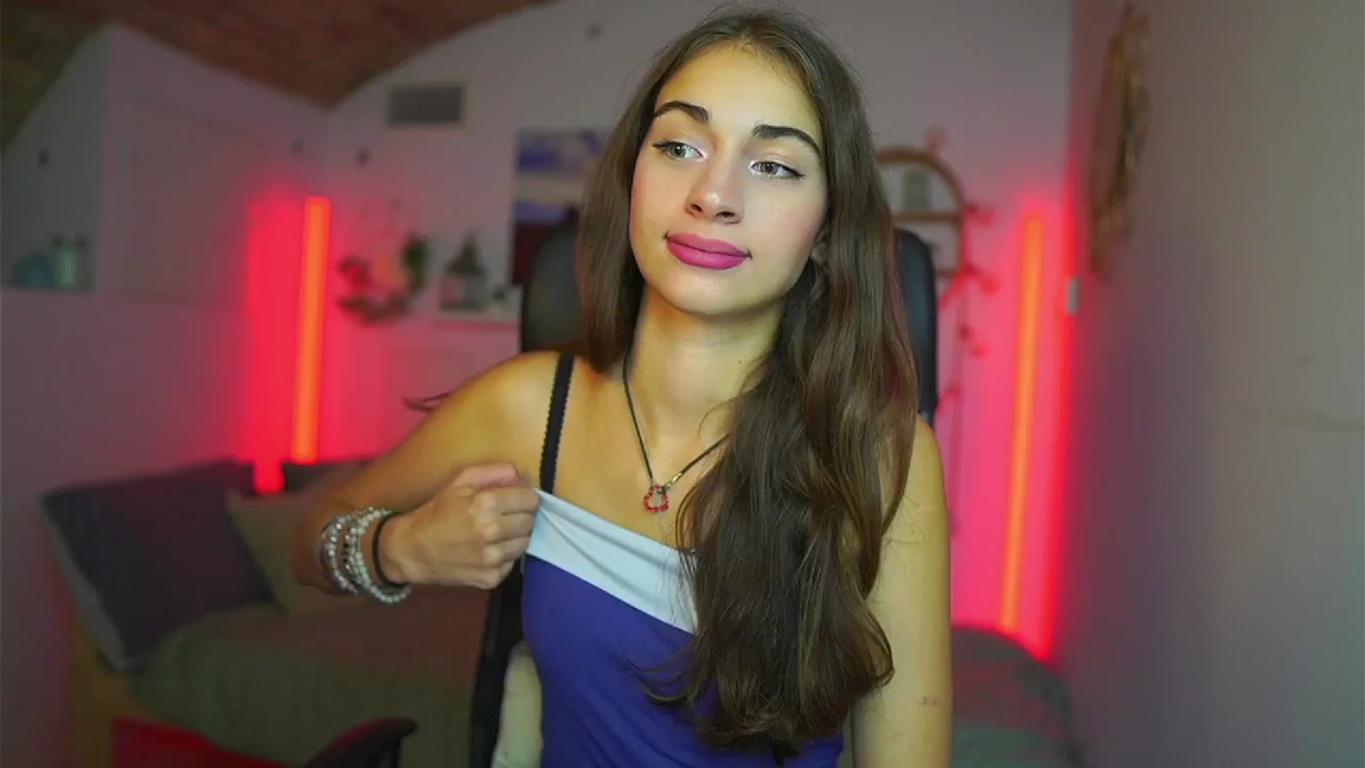 Gallery image thumbnail from Sophie__Grey's myfreecams stream on, 07/17/2025, 13:52 image 2 of 20