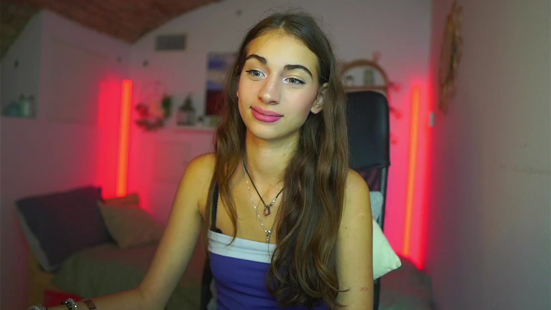 Gallery image thumbnail from Sophie__Grey's myfreecams stream on, 07/17/2025, 16:02 image 9 of 20