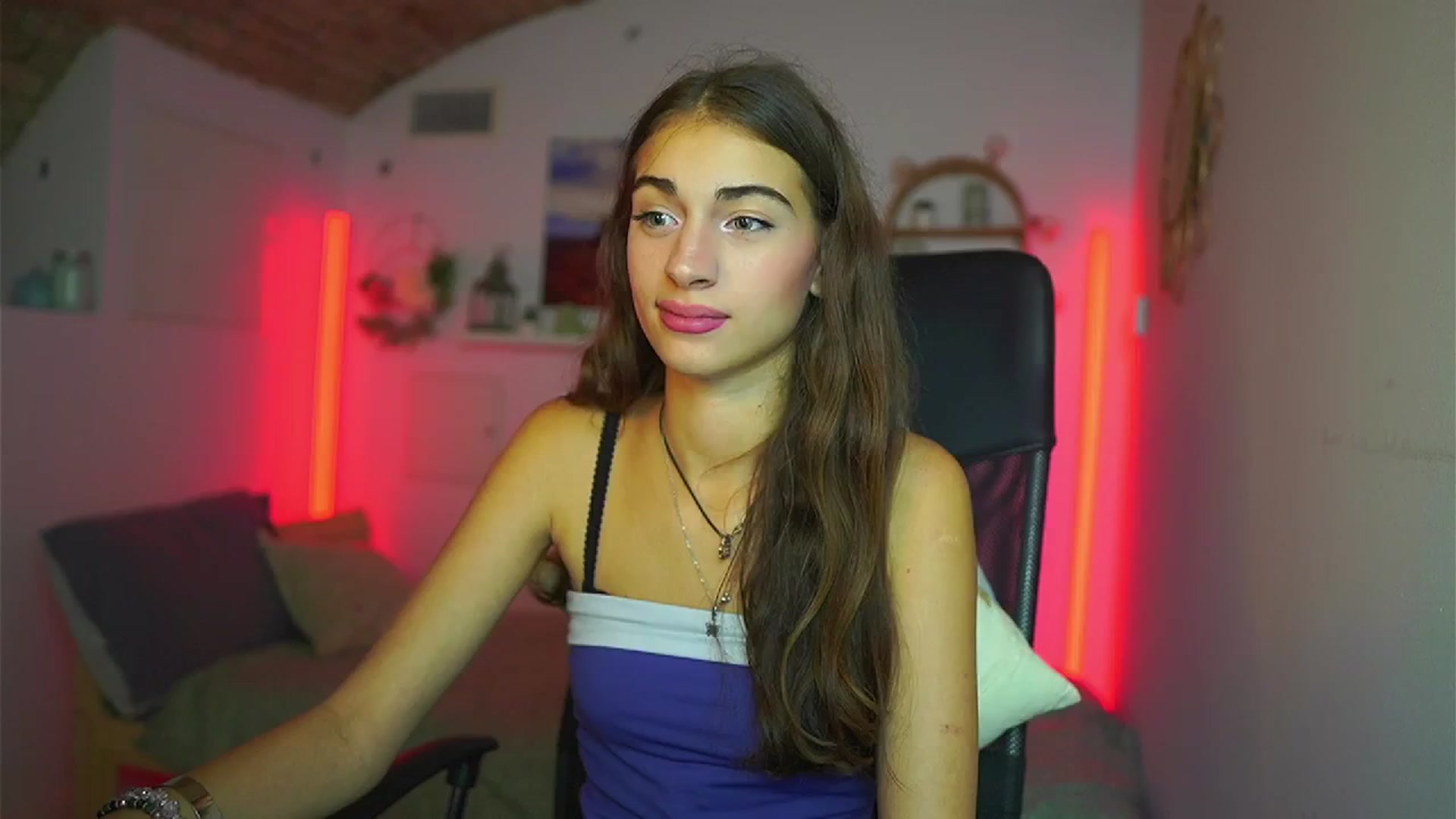 Gallery image thumbnail from Sophie__Grey's myfreecams stream on, 07/17/2025, 16:02 image 3 of 20