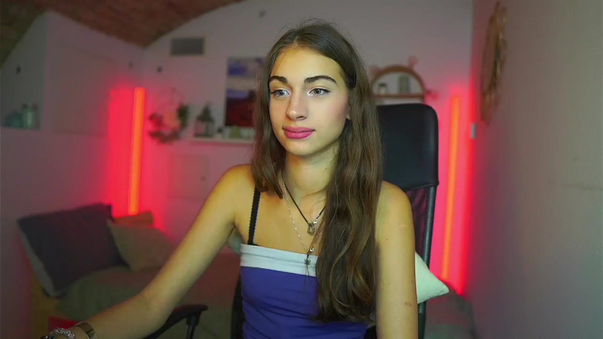 Gallery image thumbnail from Sophie__Grey's myfreecams stream on, 07/17/2025, 16:02 image 1 of 20