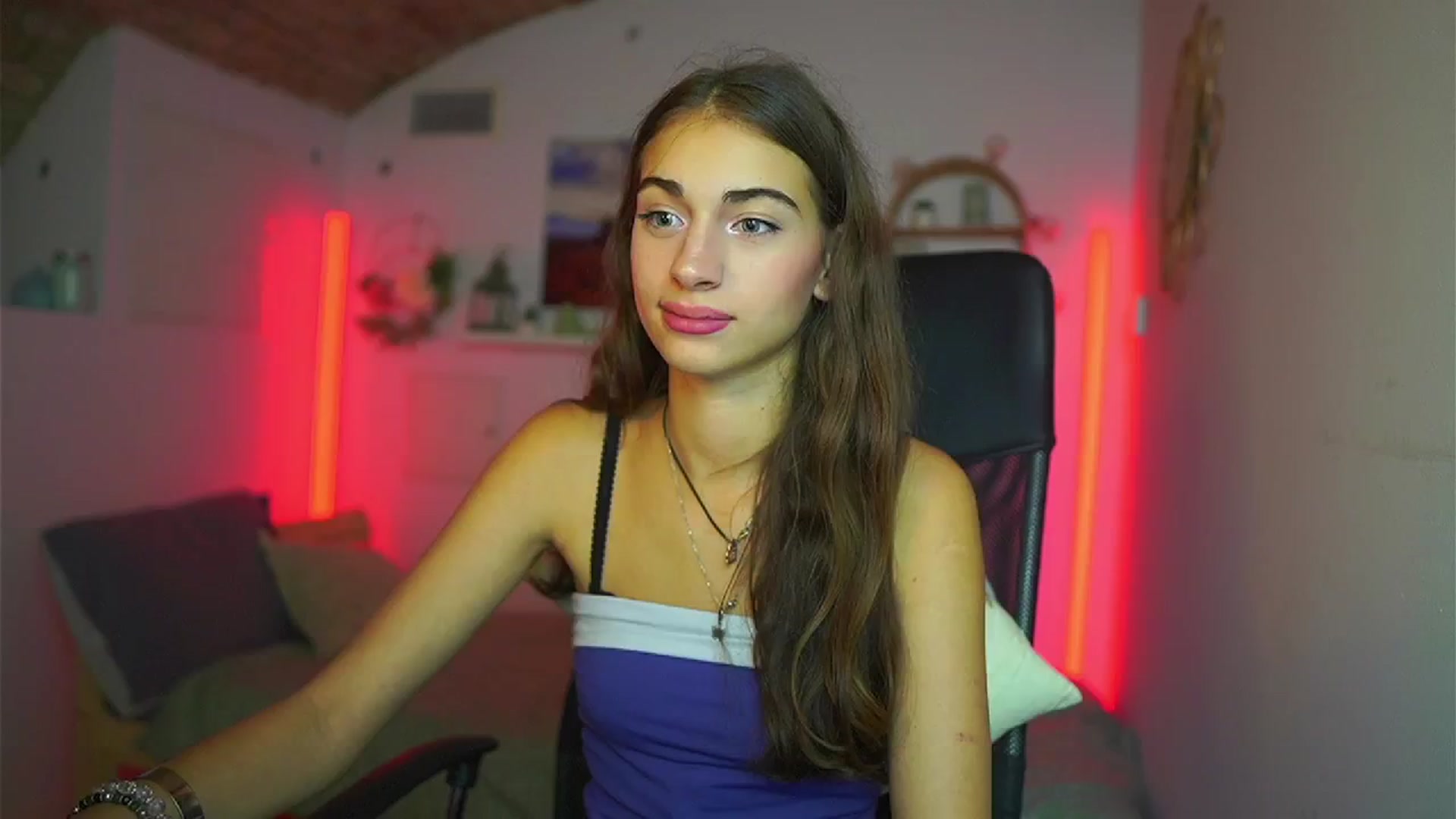 Gallery image thumbnail from Sophie__Grey's myfreecams stream on, 07/17/2025, 16:02 image 2 of 20