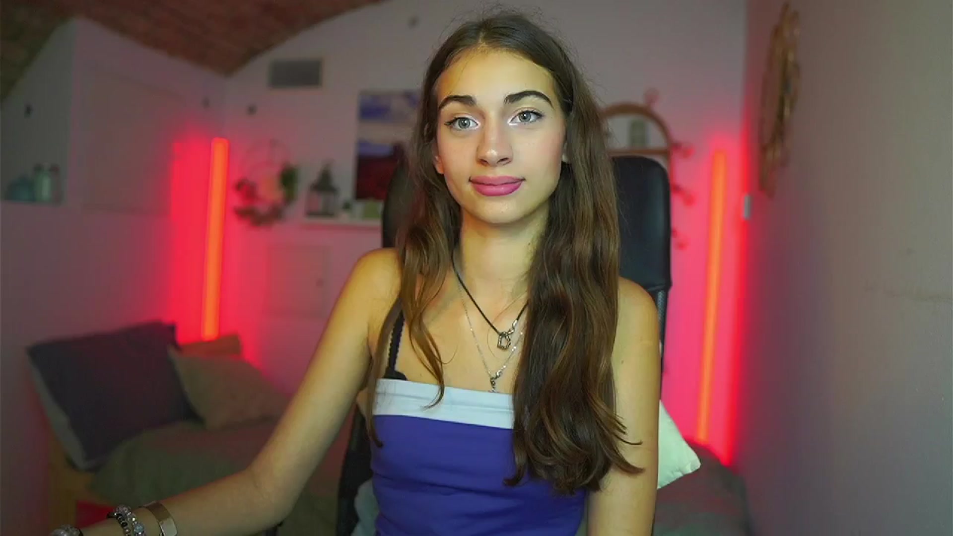 Gallery image thumbnail from Sophie__Grey's myfreecams stream on, 07/17/2025, 16:02 image 11 of 20