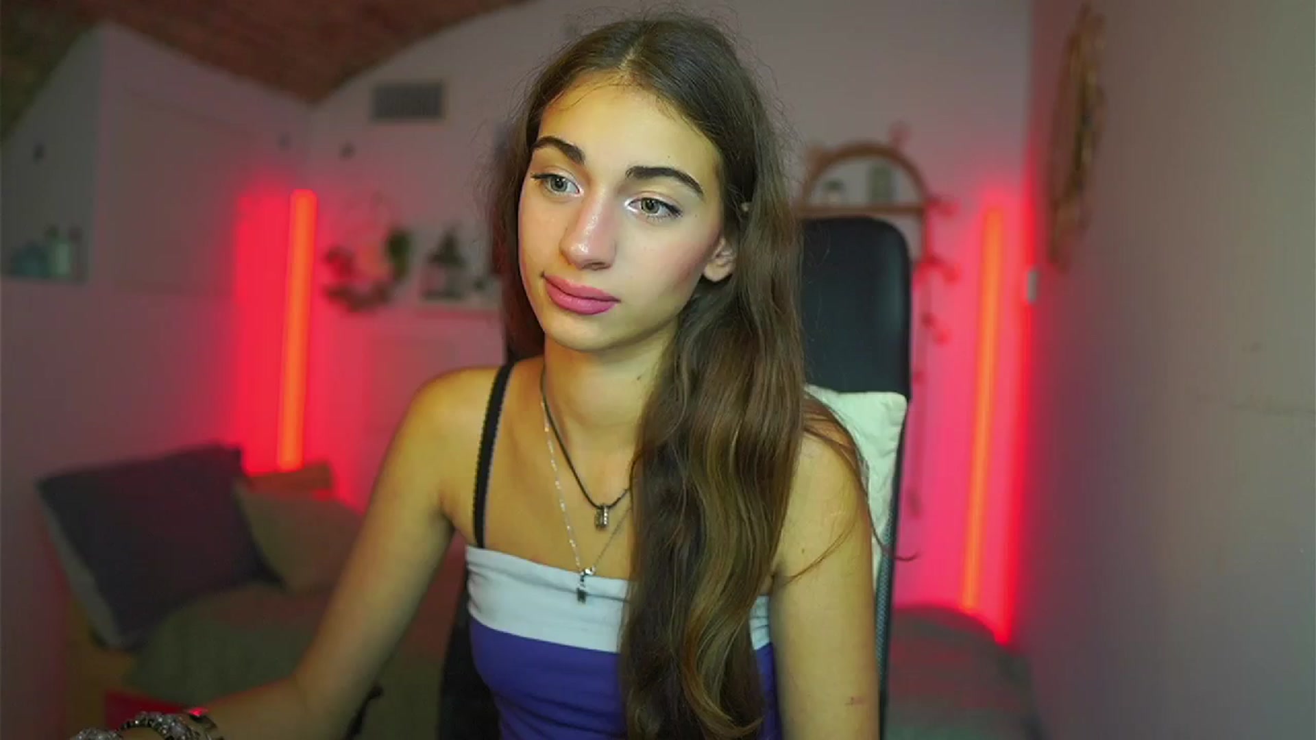 Gallery image thumbnail from Sophie__Grey's myfreecams stream on, 07/17/2025, 16:57 image 2 of 20