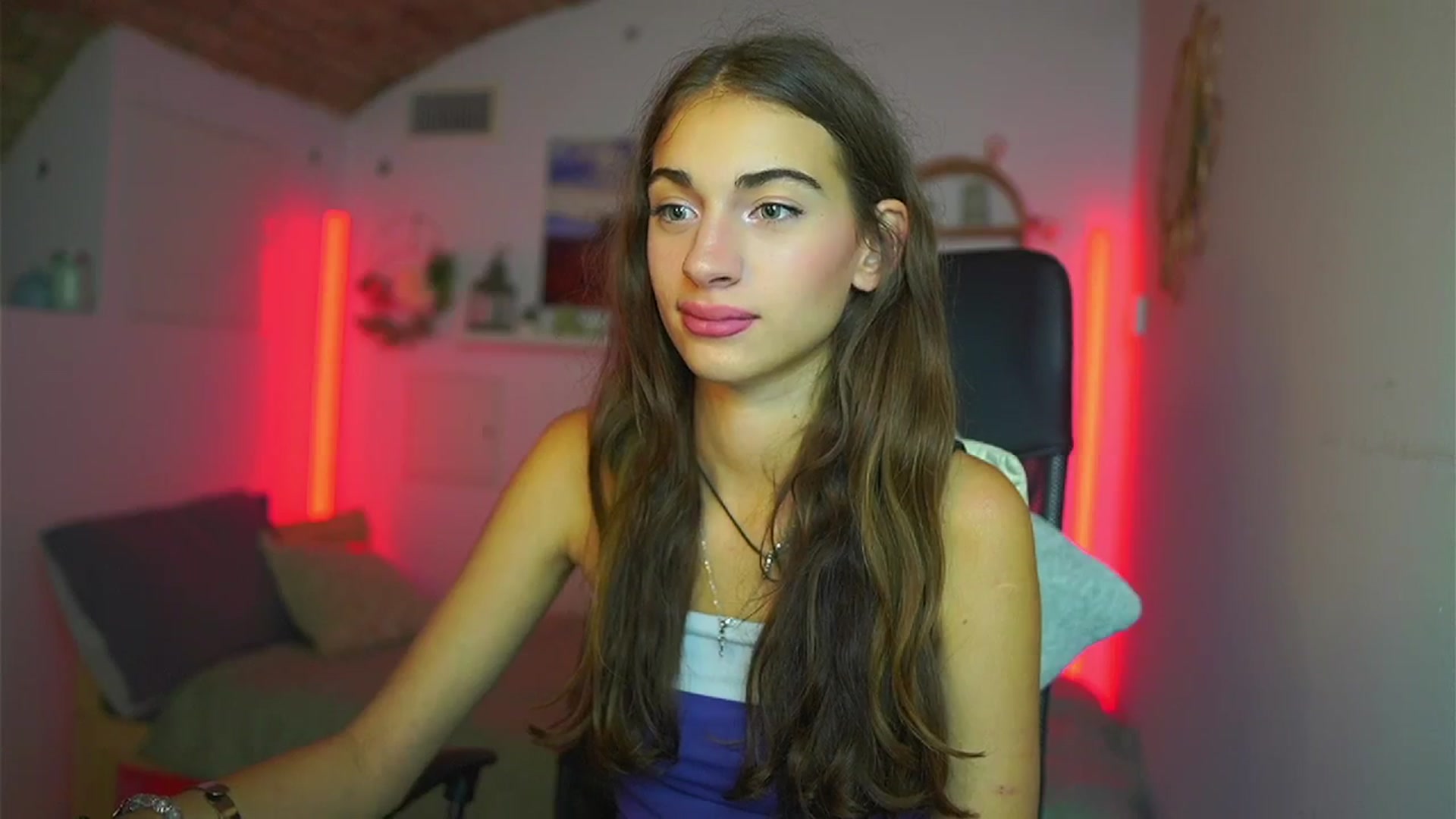 Gallery image thumbnail from Sophie__Grey's myfreecams stream on, 07/17/2025, 16:57 image 10 of 20