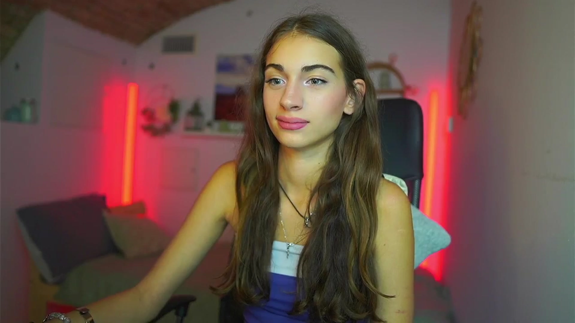 Gallery image thumbnail from Sophie__Grey's myfreecams stream on, 07/17/2025, 16:57 image 9 of 20