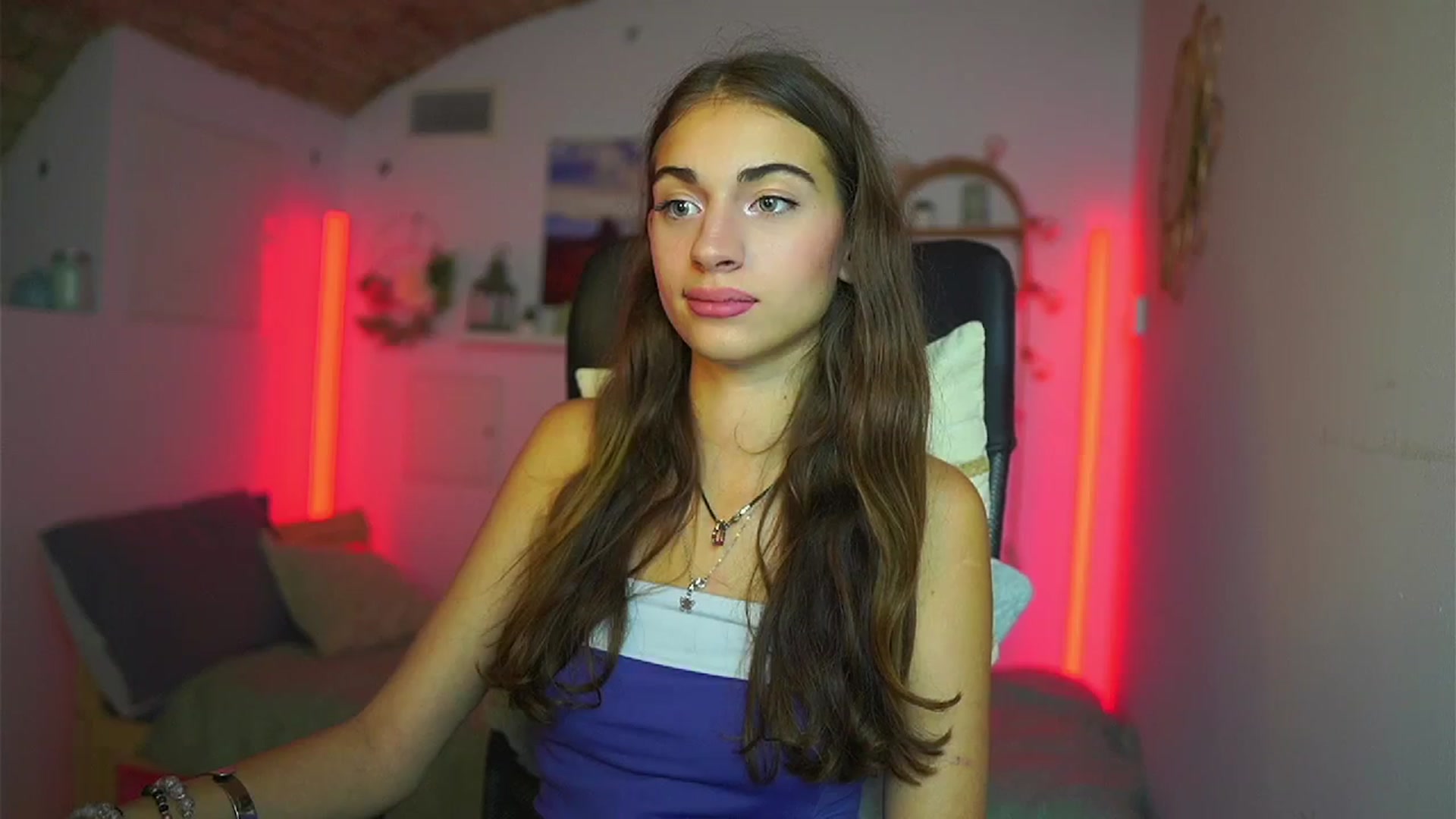Gallery image thumbnail from Sophie__Grey's myfreecams stream on, 07/17/2025, 16:57 image 15 of 20