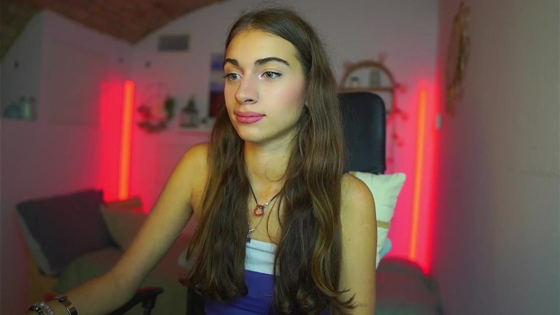 Gallery image thumbnail from Sophie__Grey's myfreecams stream on, 07/17/2025, 16:57 image 13 of 20