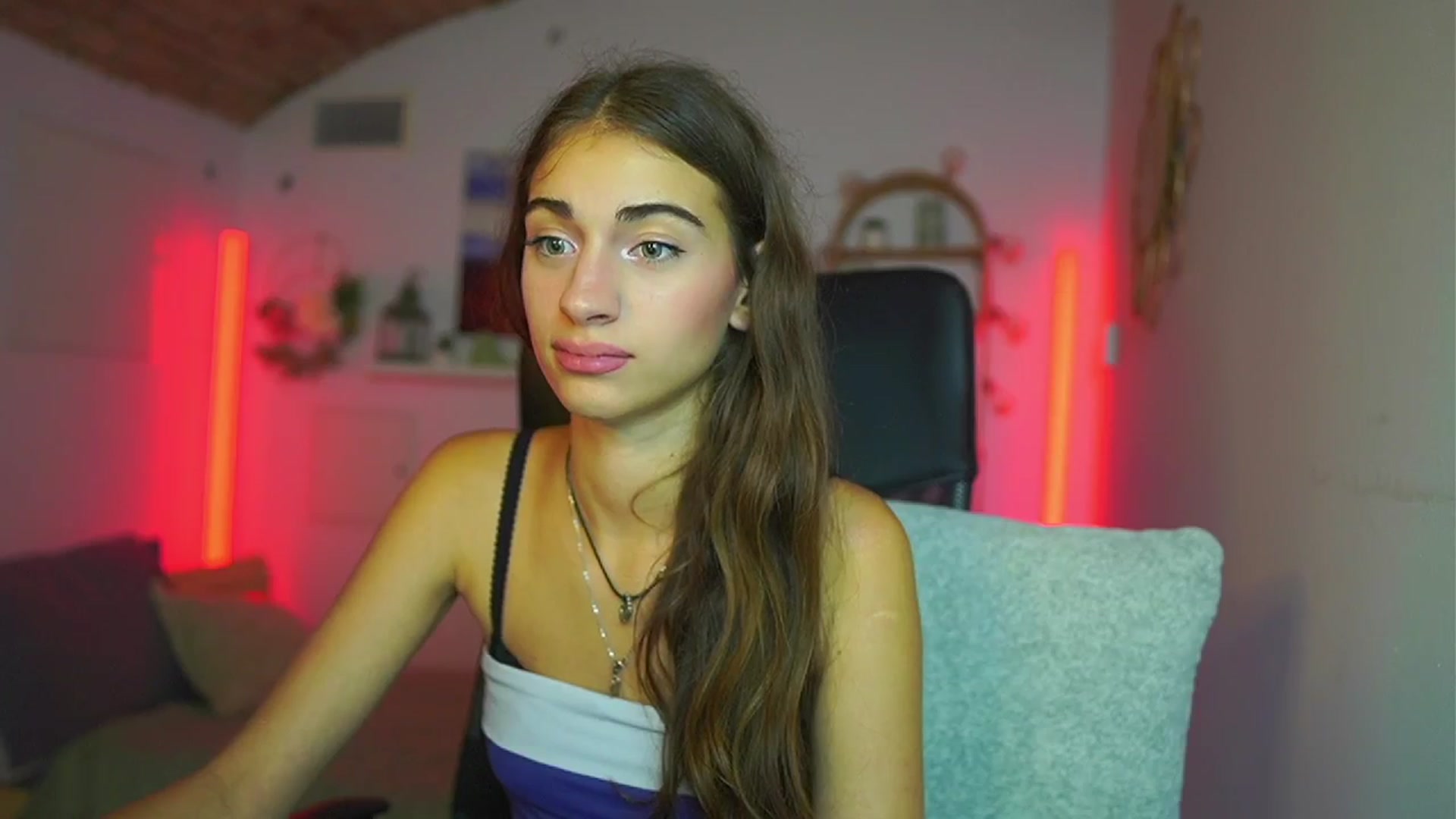 Gallery image thumbnail from Sophie__Grey's myfreecams stream on, 07/17/2025, 18:02 image 20 of 20