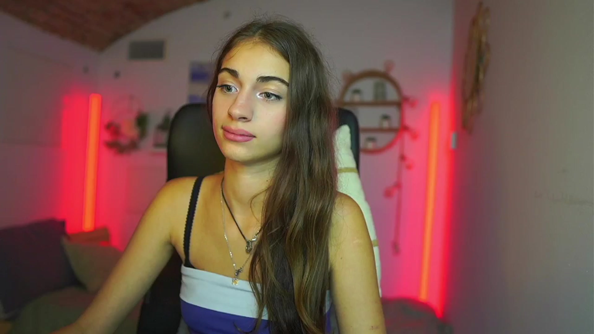 Gallery image thumbnail from Sophie__Grey's myfreecams stream on, 07/17/2025, 18:02 image 11 of 20